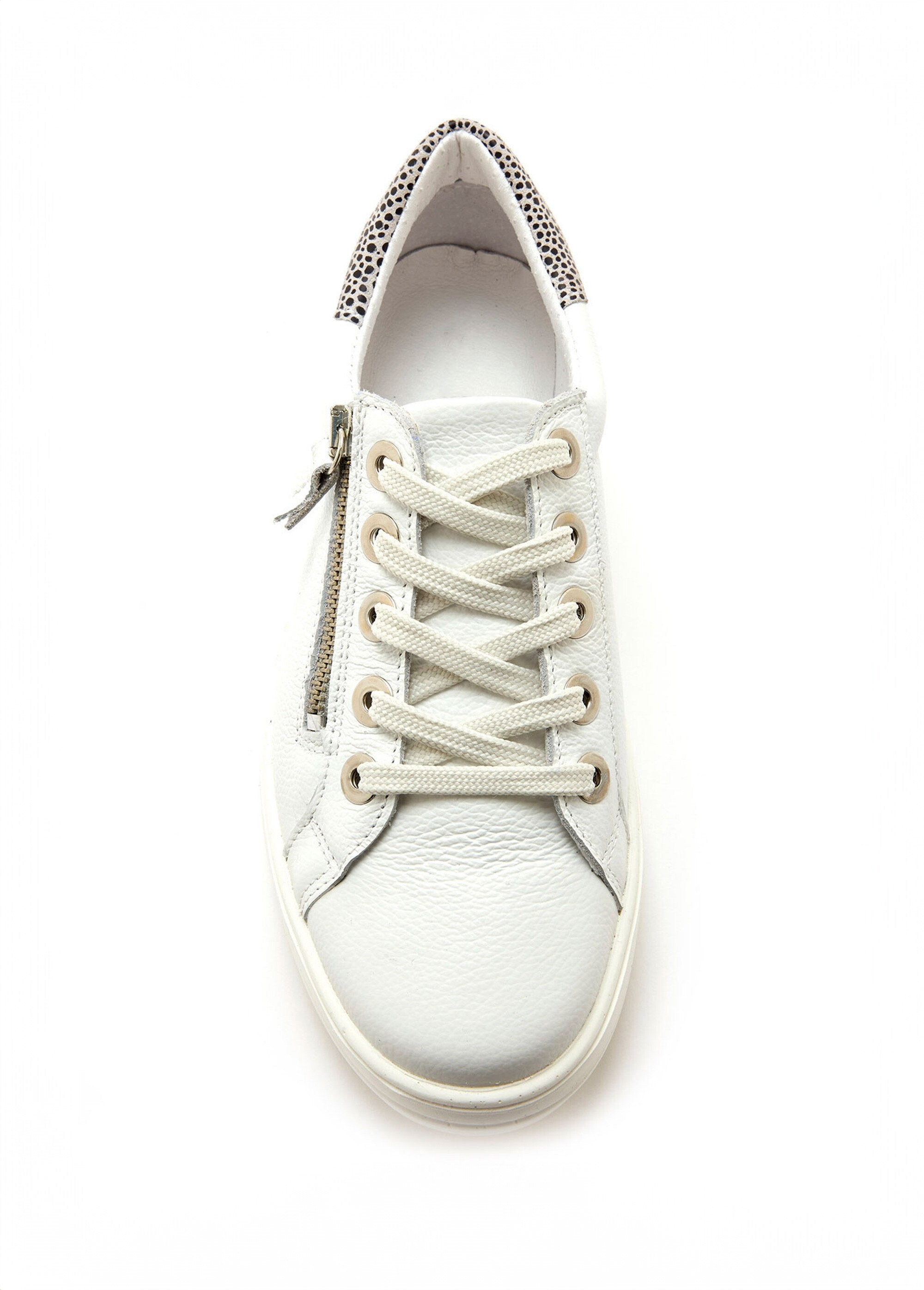 Zapatillas_de_piel_con_cordones_y_cremallera,_detalle_en_el_talón._Blanco,_Blanca_OV1_slim