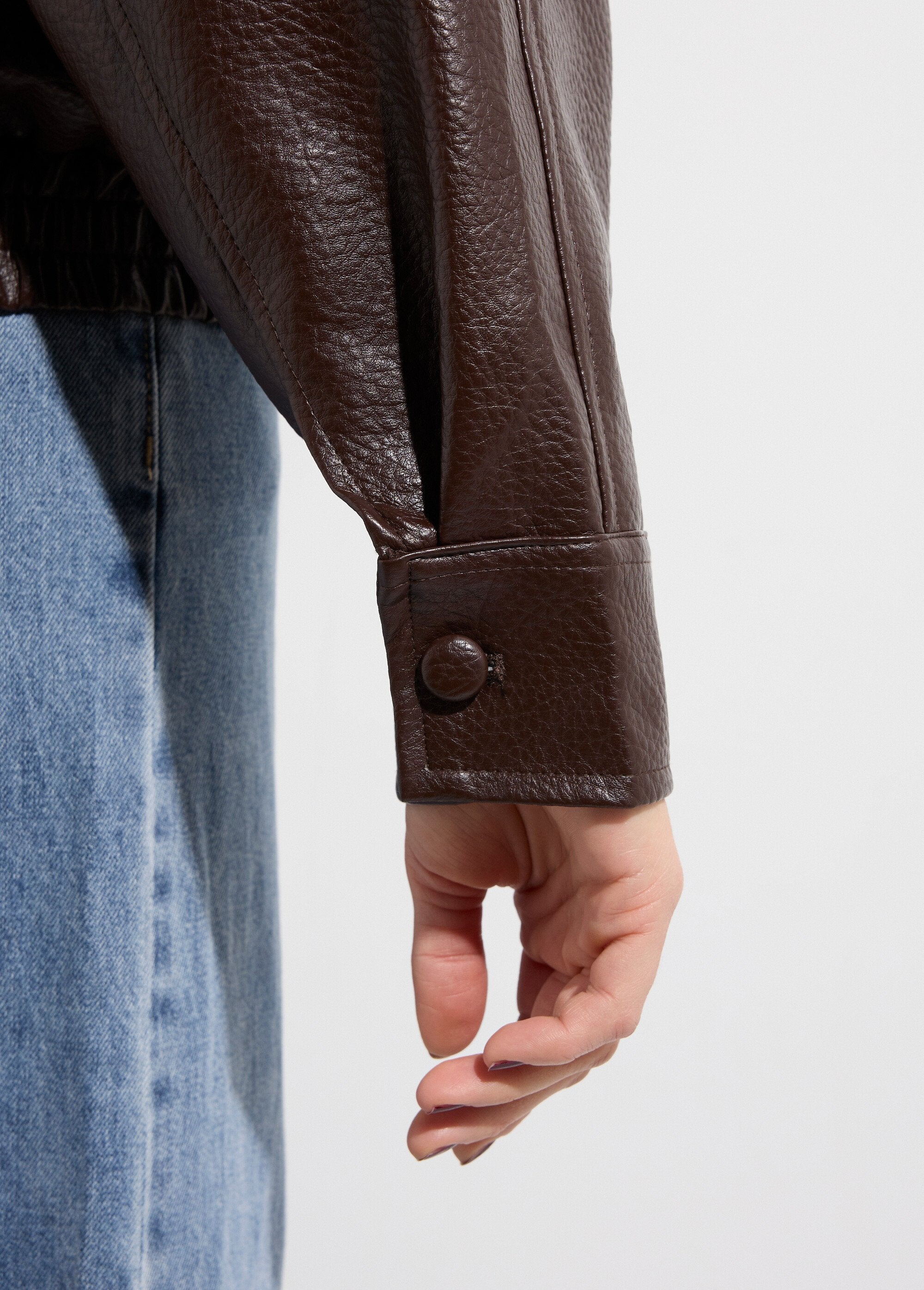 Chaqueta_de_piel_sintética_de_inspiración_vintage_Castaño_DE2_slim