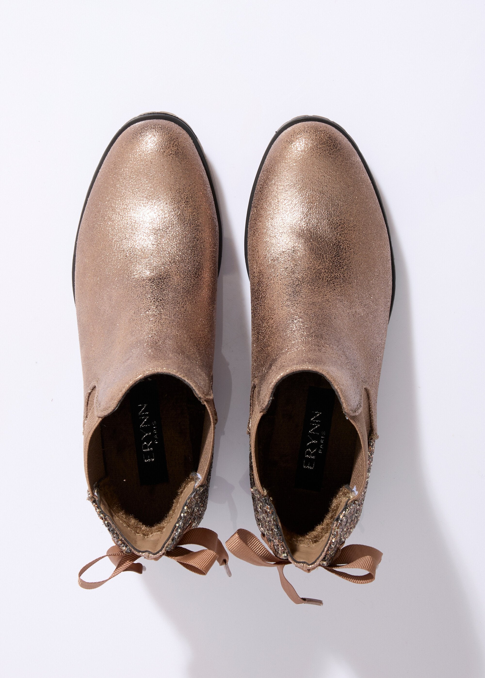 Botas_Chelsea_con_tacones_elegantes_y_lazo_Lunar_OV1_slim