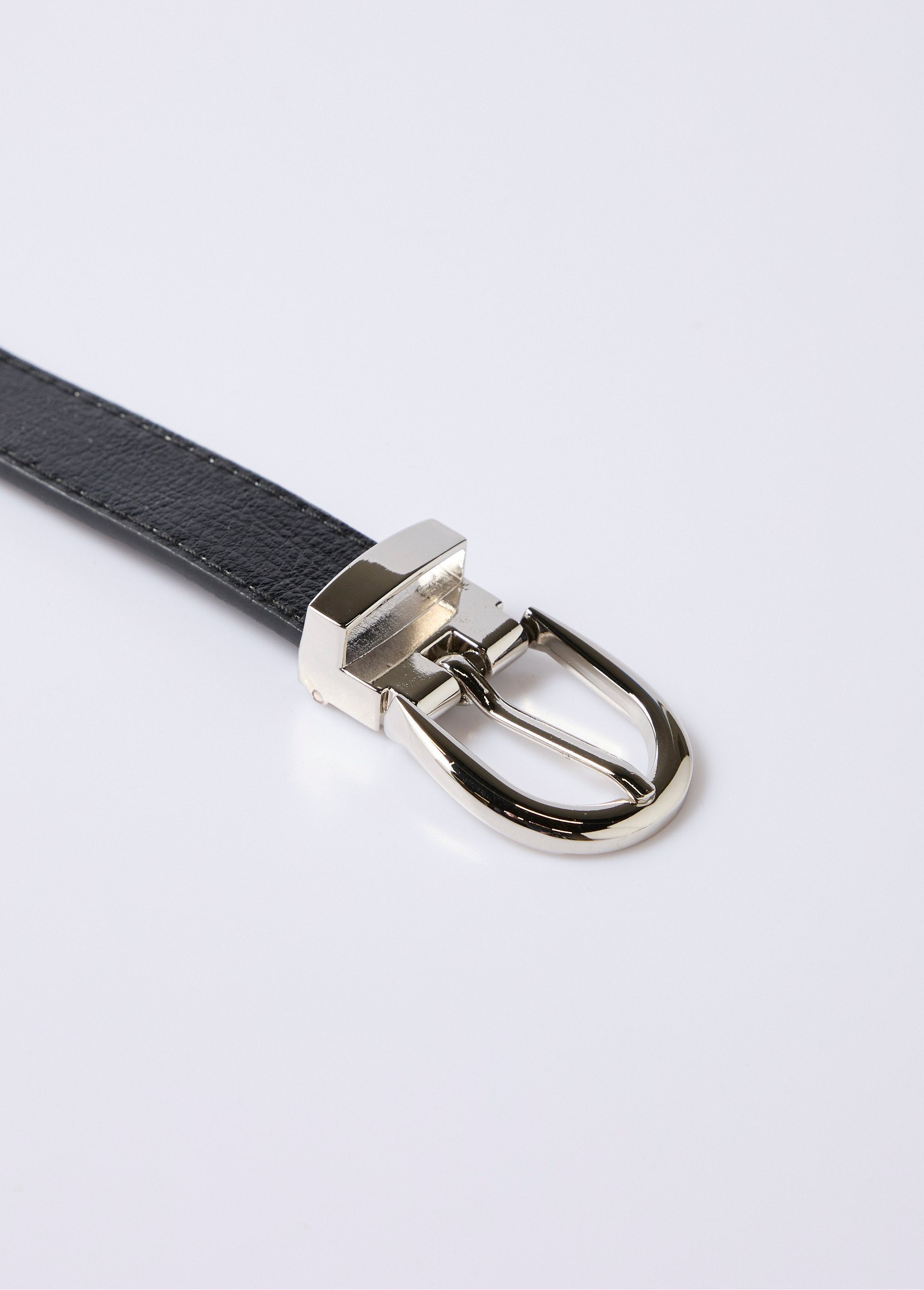 Cinturón_de_talla_única_con_acabado_brillante._Negro_DE1_slim
