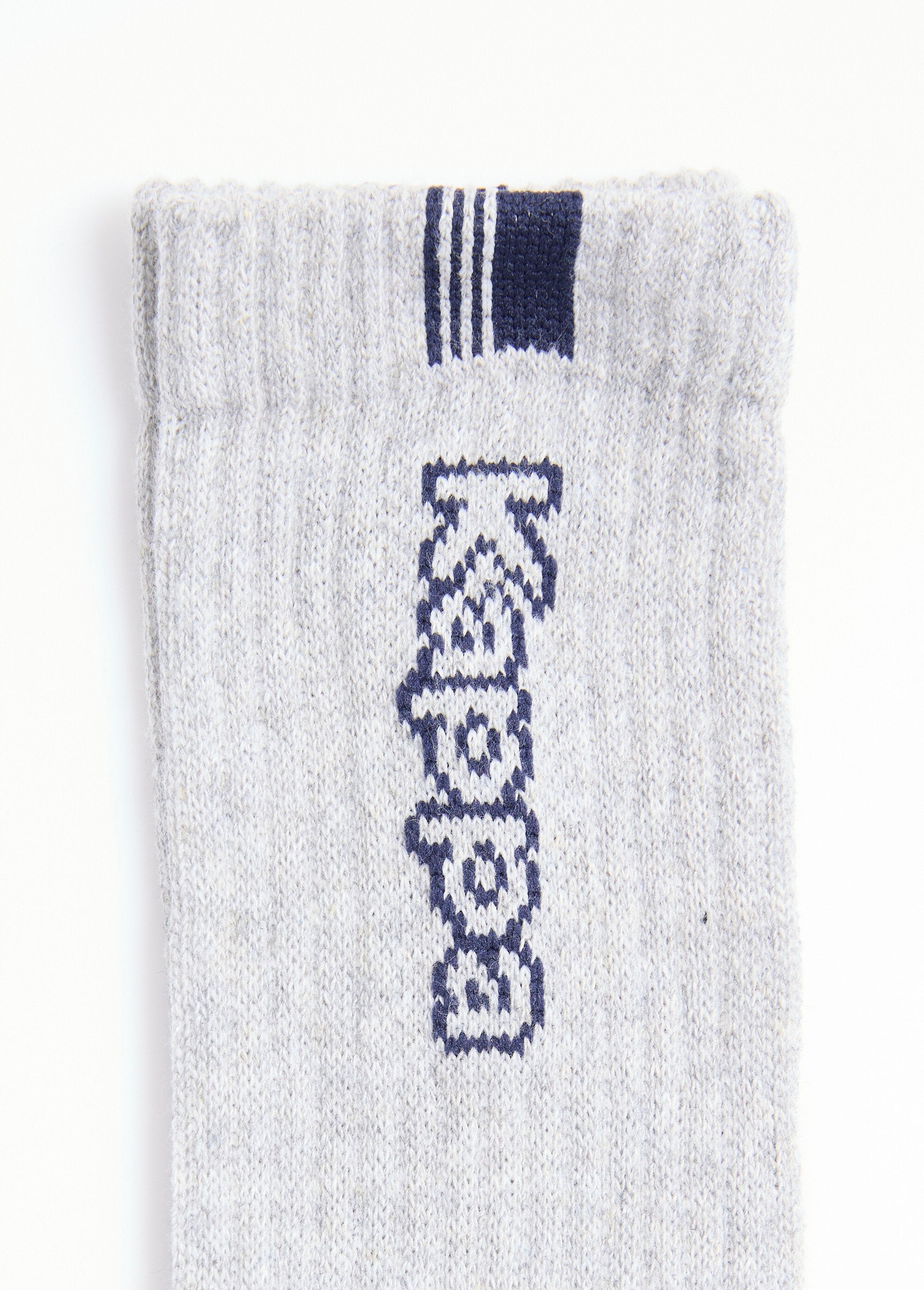 Calcetines_deportivos_de_canalé_surtidos_Azul_marino,_blanco_y_gris_DE4_slim