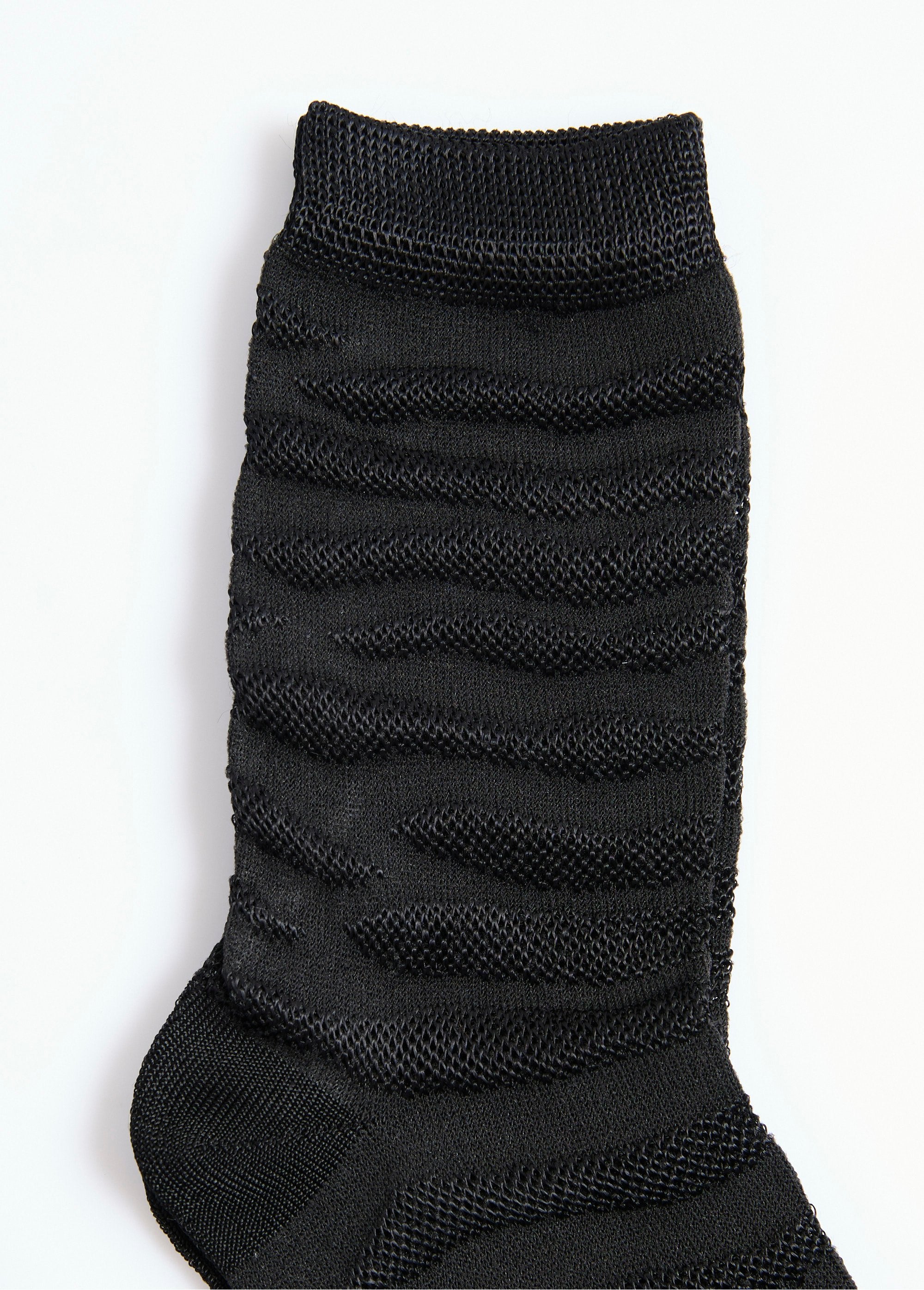 Calcetines_finos_con_estampados_variados_Negro_y_gris_DE3_slim