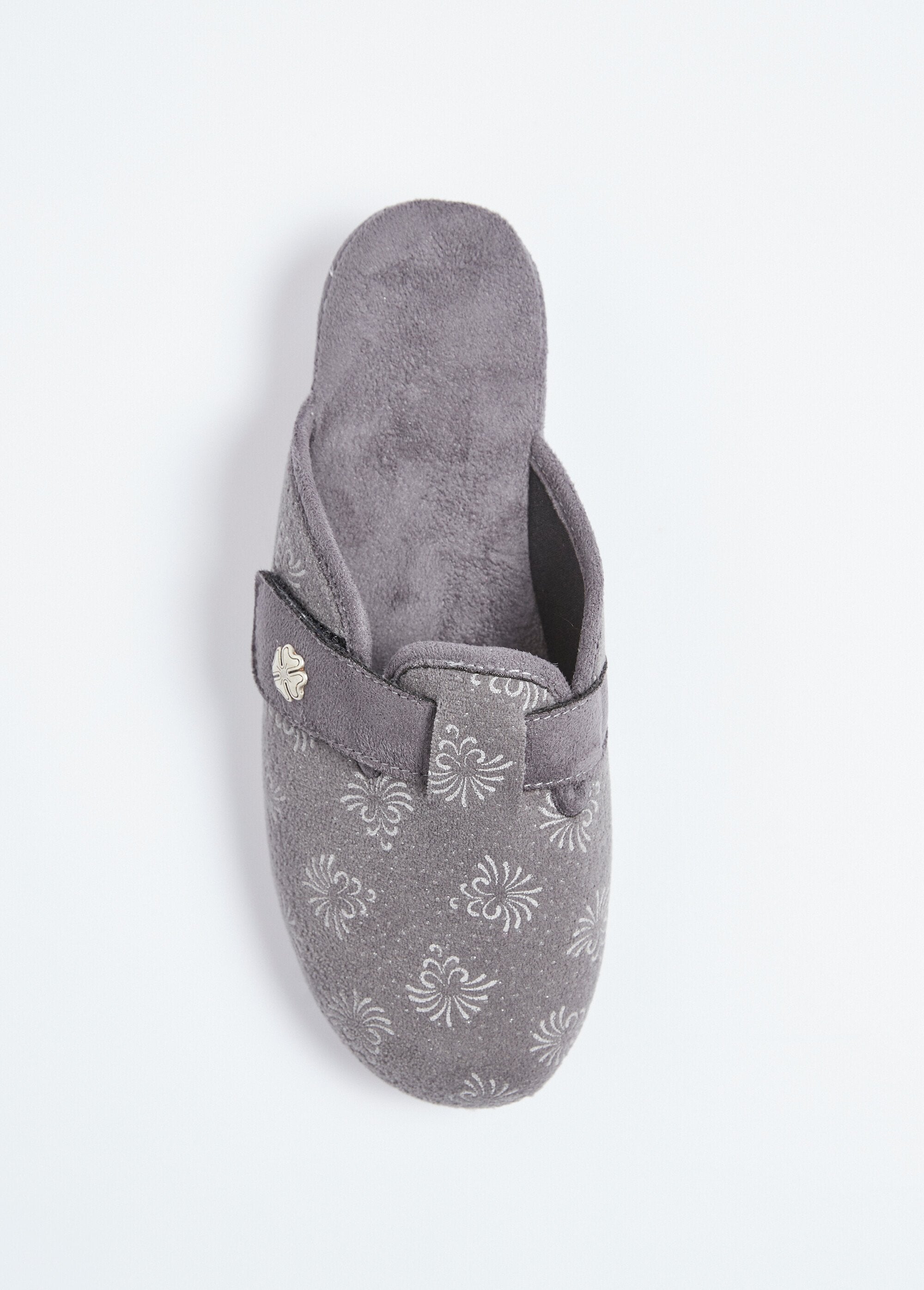 Pantuflas_tipo_mule_con_velcro_y_ancho_cómodo_Gris_OV1_slim