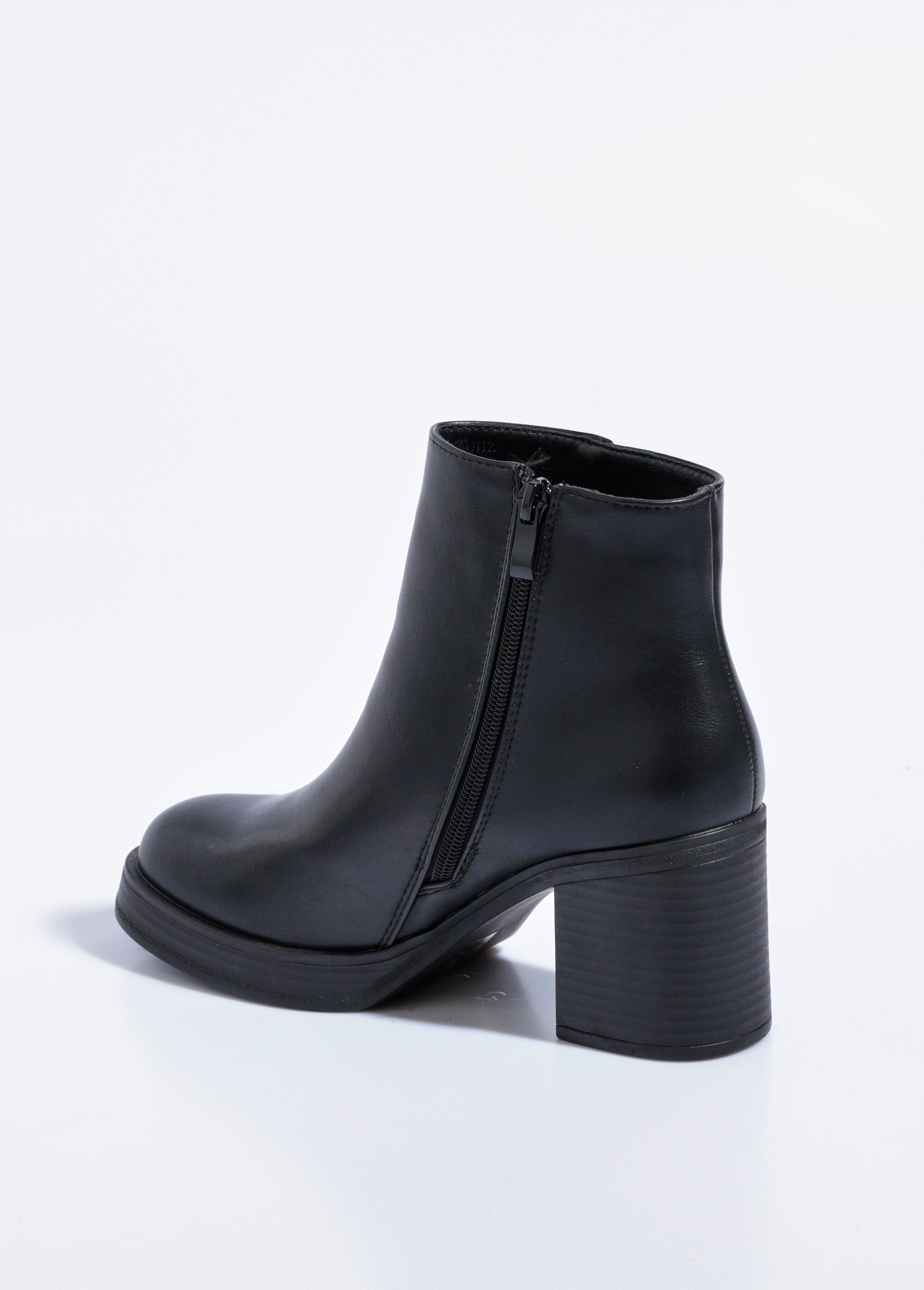 Botas_de_tacón_con_punta_redonda_y_suela_gruesa_Negro_DO1_slim