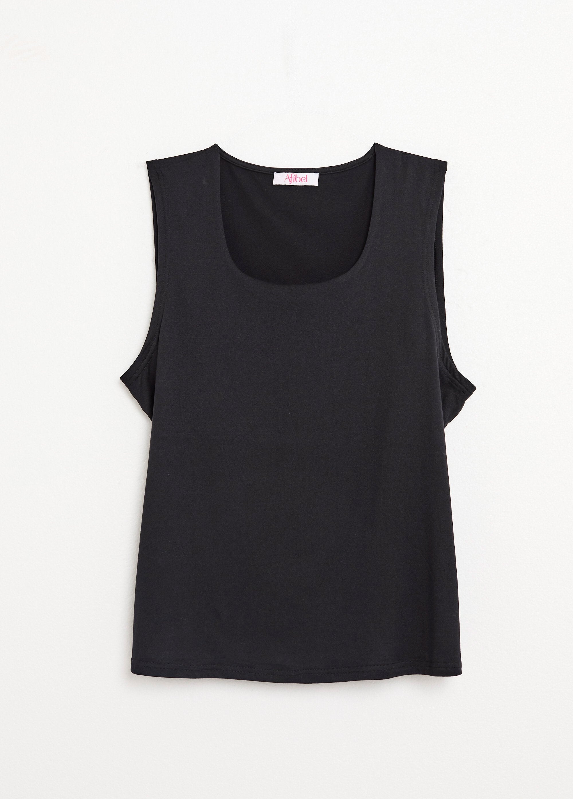 Camiseta_de_tirantes_anchos_con_cuello_de_bailarina_Negro_AP1_slim