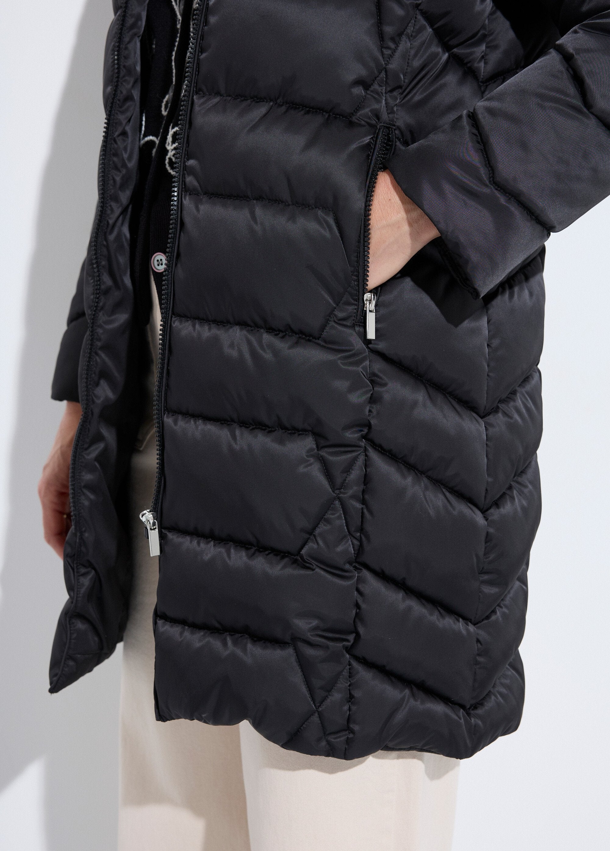 Anorak_largo_acolchado_con_capucha_Negro_DE1_slim