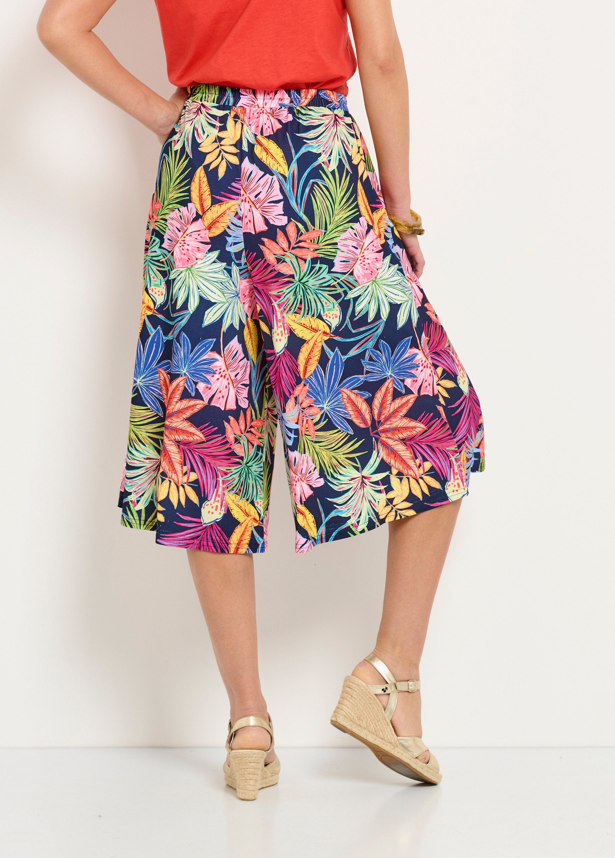 Culotte_con_cintura_elástica_y_estampado_de_hojas_Azul_marino_y_rosa_DO1_slim