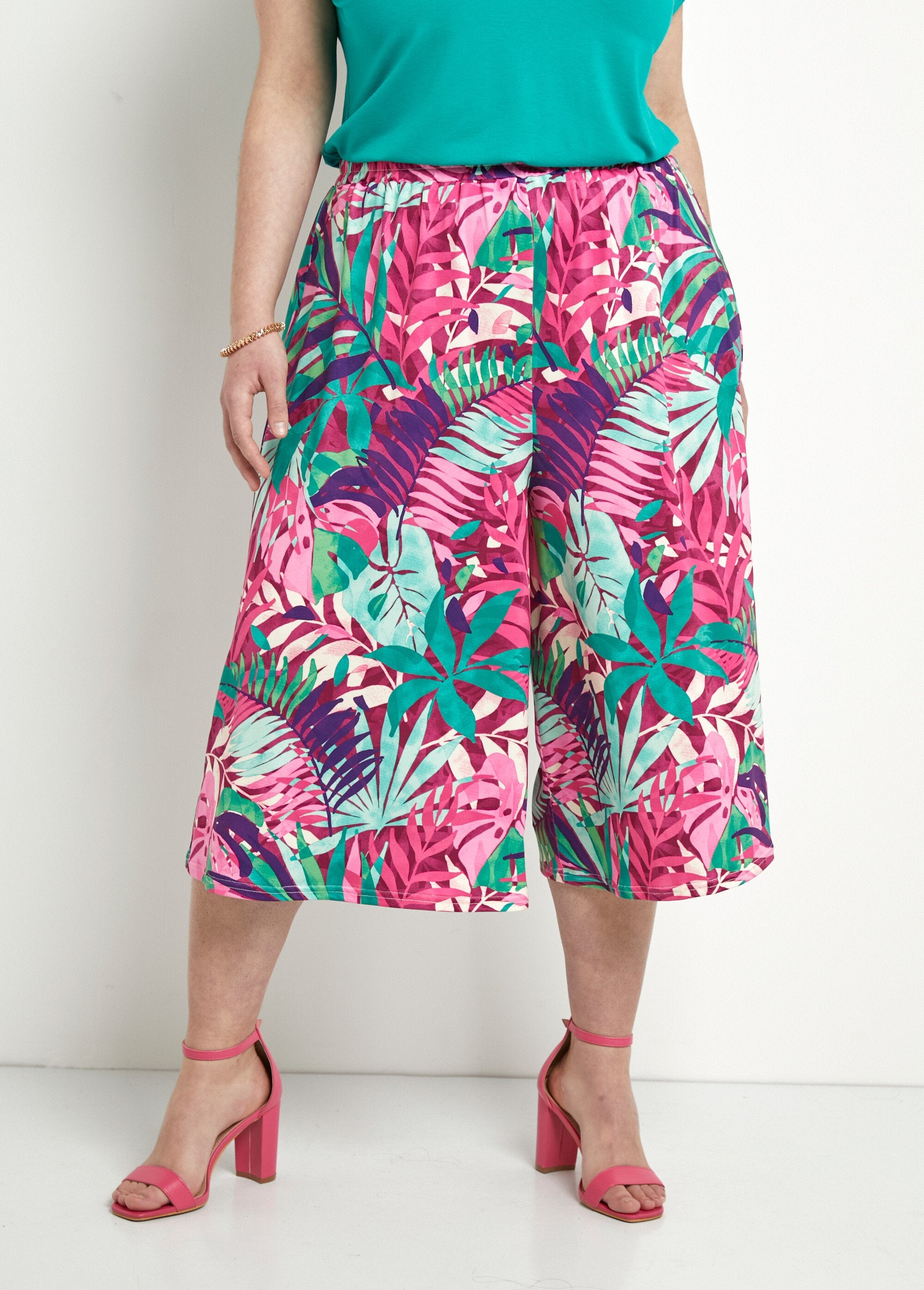 Culotte_con_cintura_elástica_y_estampado_tropical_Multicolor_FA1_curvy