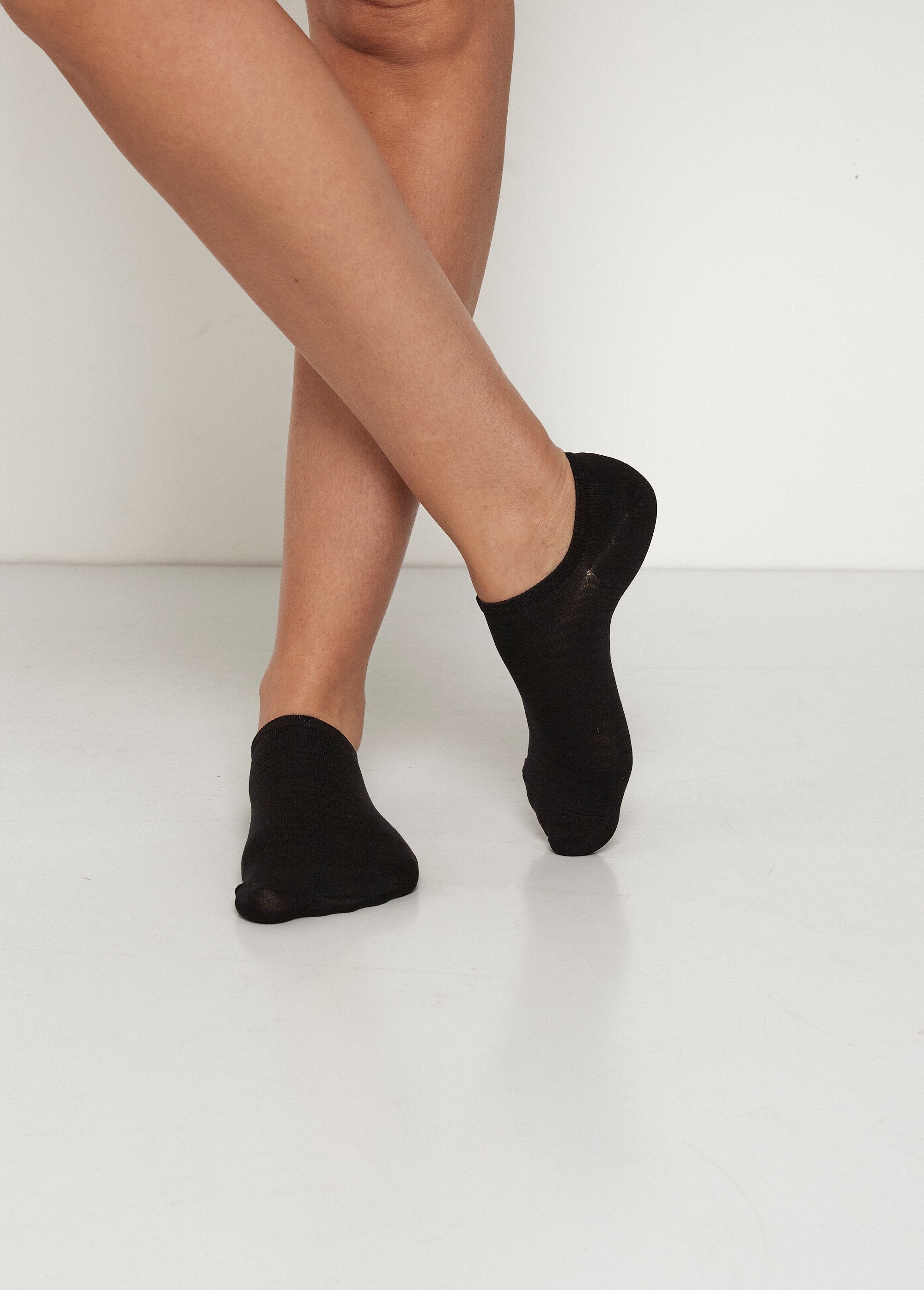 Pack_de_3_calcetines_invisibles_de_microfibra,_color_oscuro_Surtido_blanco__FA2_slim