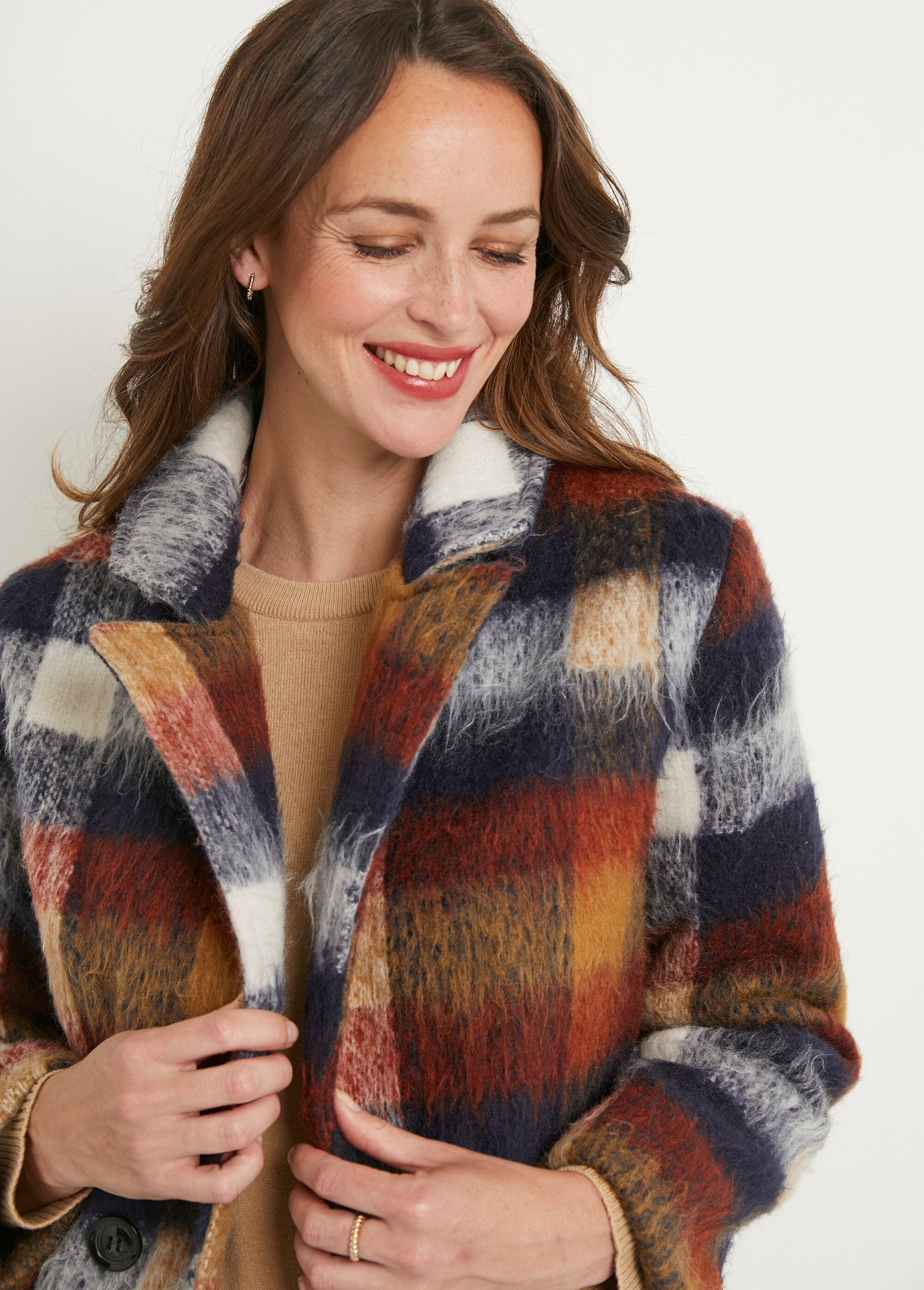 Abrigo_de_lana_a_cuadros_Azulejos_marinos_DE1_slim