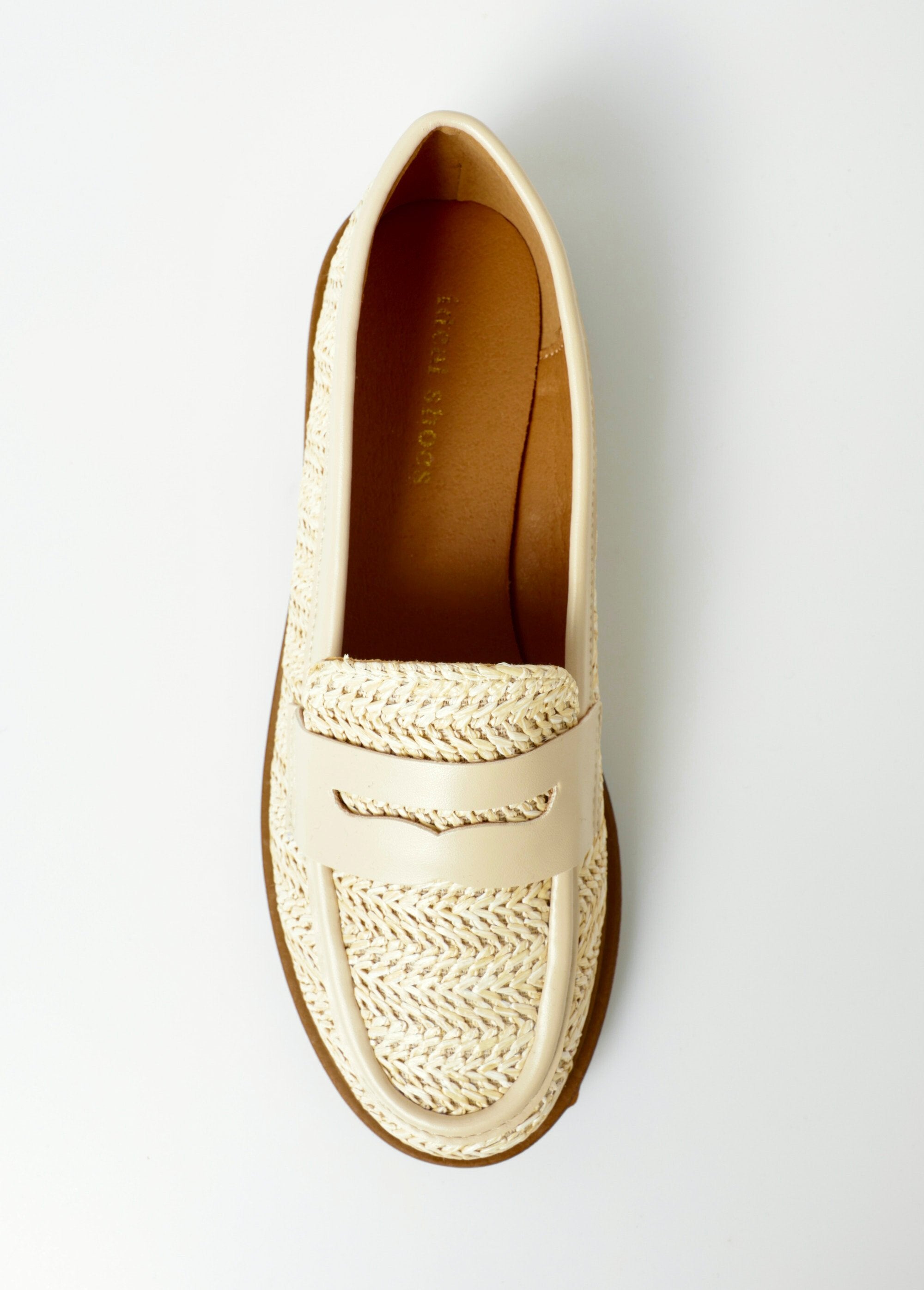 Mocasines_con_efecto_tejido_metalizado_y_lengüeta_Beige_OV1_slim