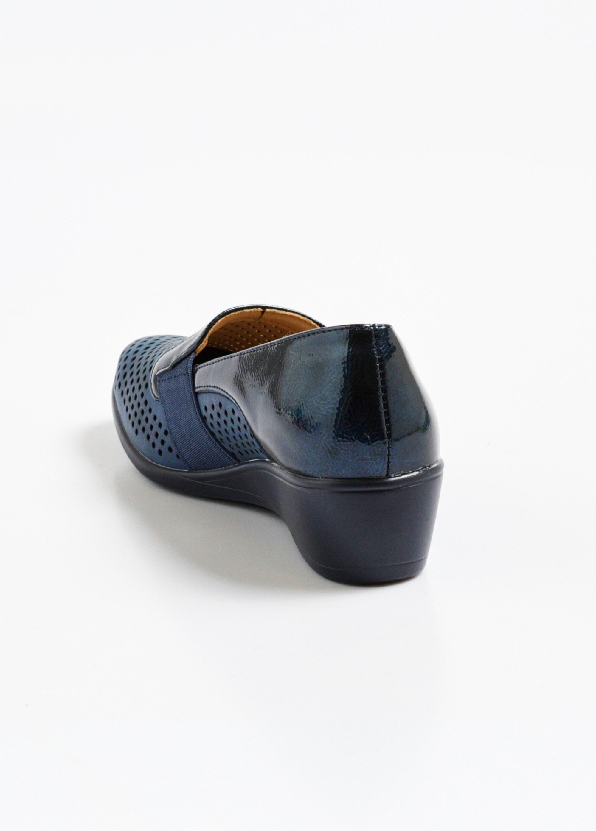 Mocasines_perforados_con_detalles_elegantes_Azul_DO1_slim