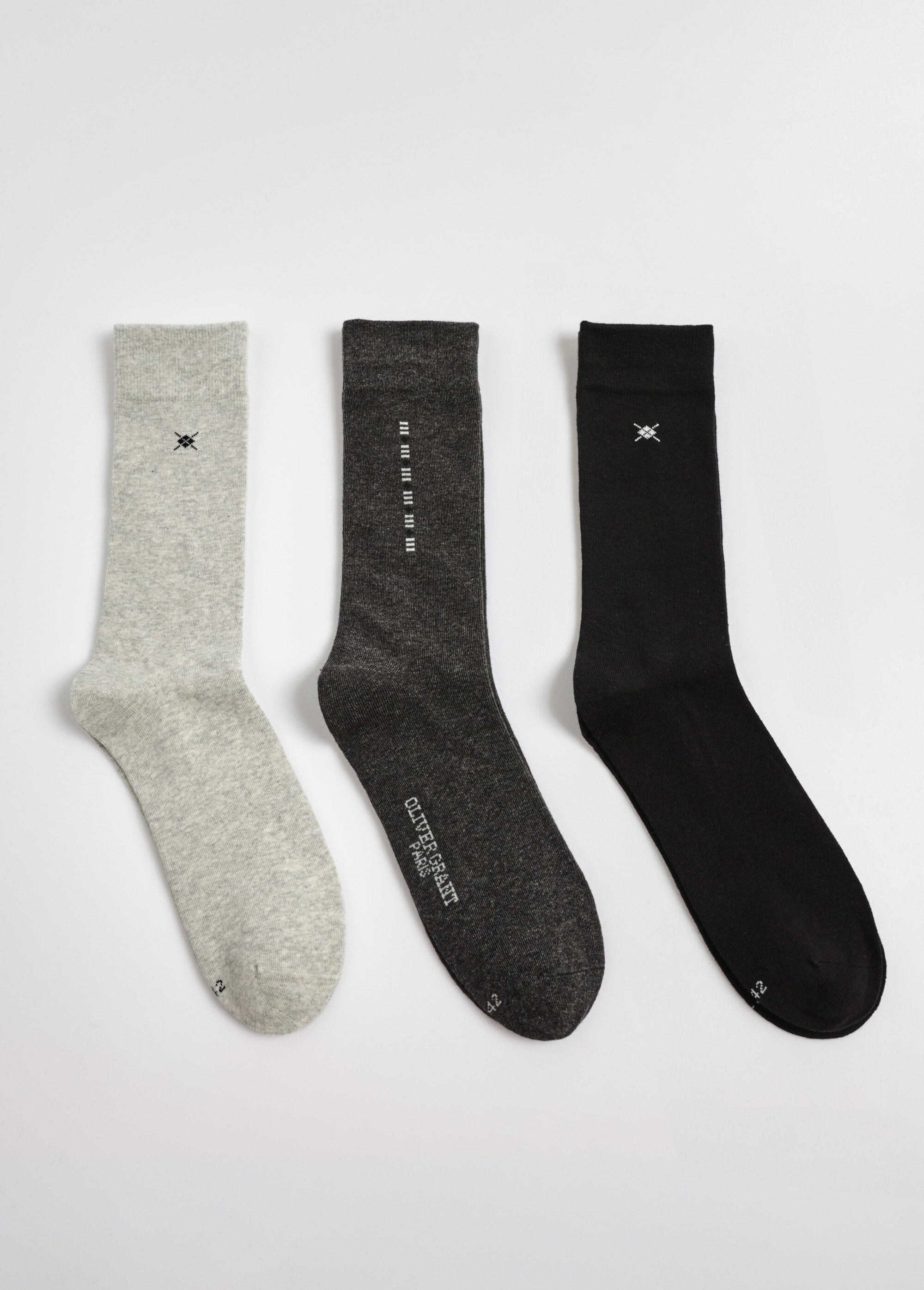 Par_de_calcetines_con_pequeños_estampados_Negro_a_juego_DE1_slim