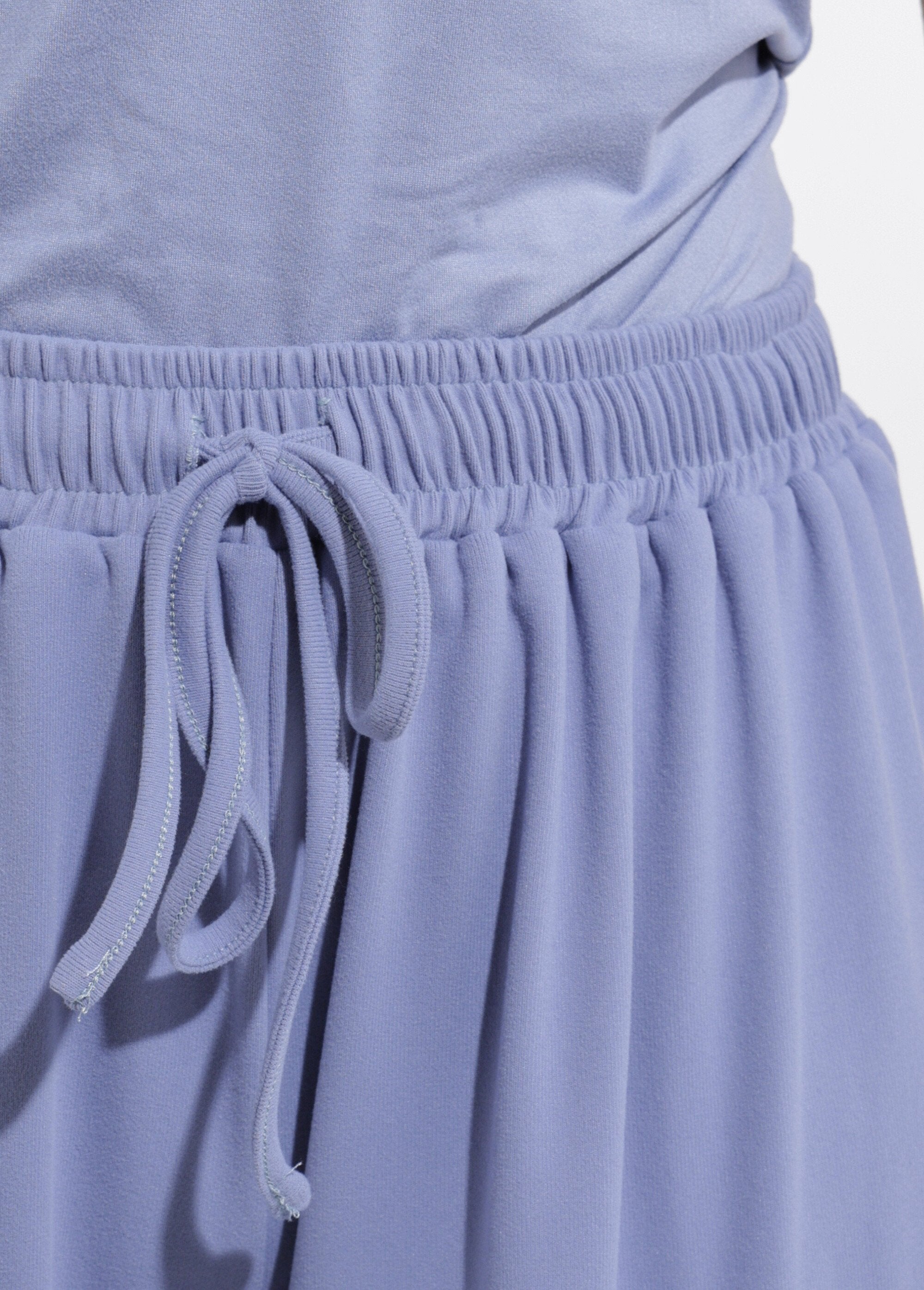 Pantalón_deportivo_fluido_de_pierna_ancha_con_cintura_elástica_Gris_azulado_DE1_slim