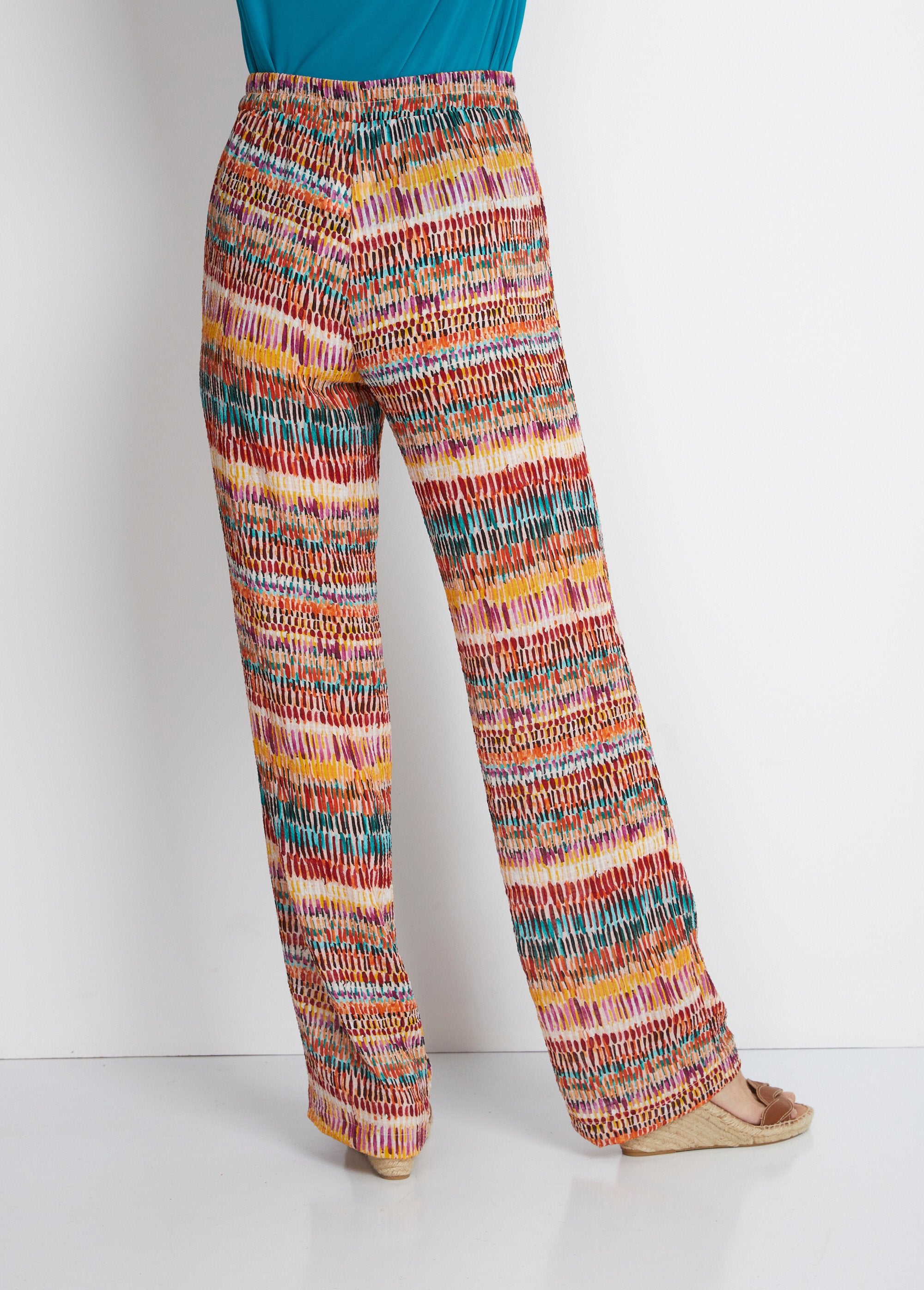 Pantalón_ancho_estampado_con_cintura_elástica_Multicolor_DO1_slim