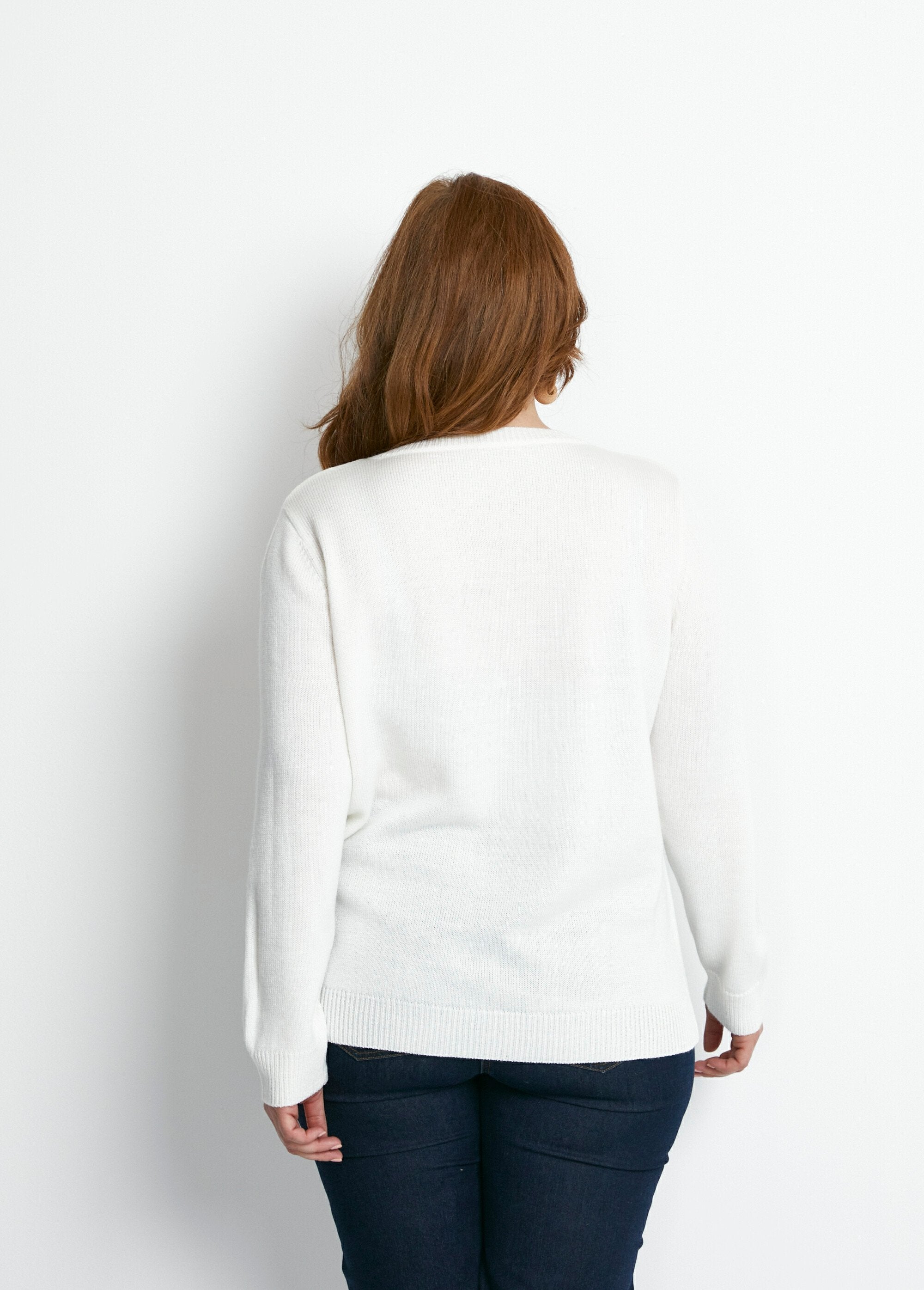 Jersey_de_fantasía_con_cuello_redondo_calado_y_pedrería_Crudo_DO1_curvy