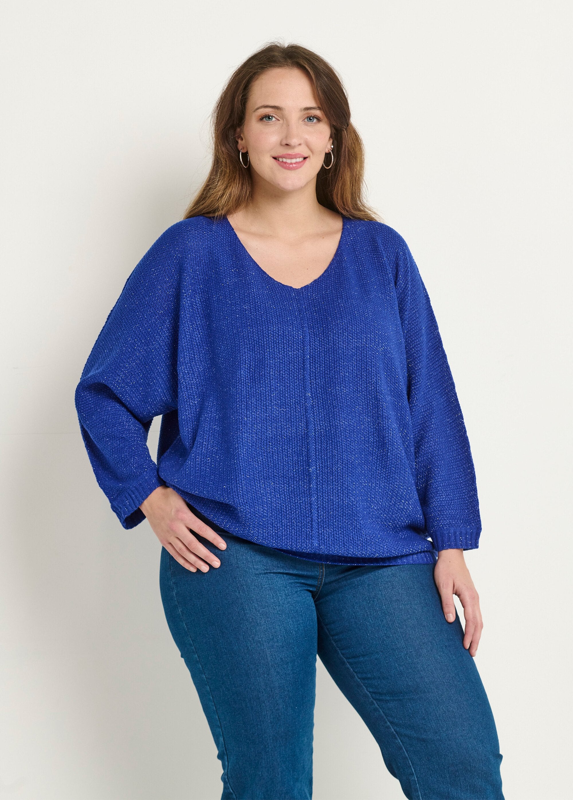 Jersey_de_punto_metalizado_con_cuello_de_pico_Azul_FA1_curvy