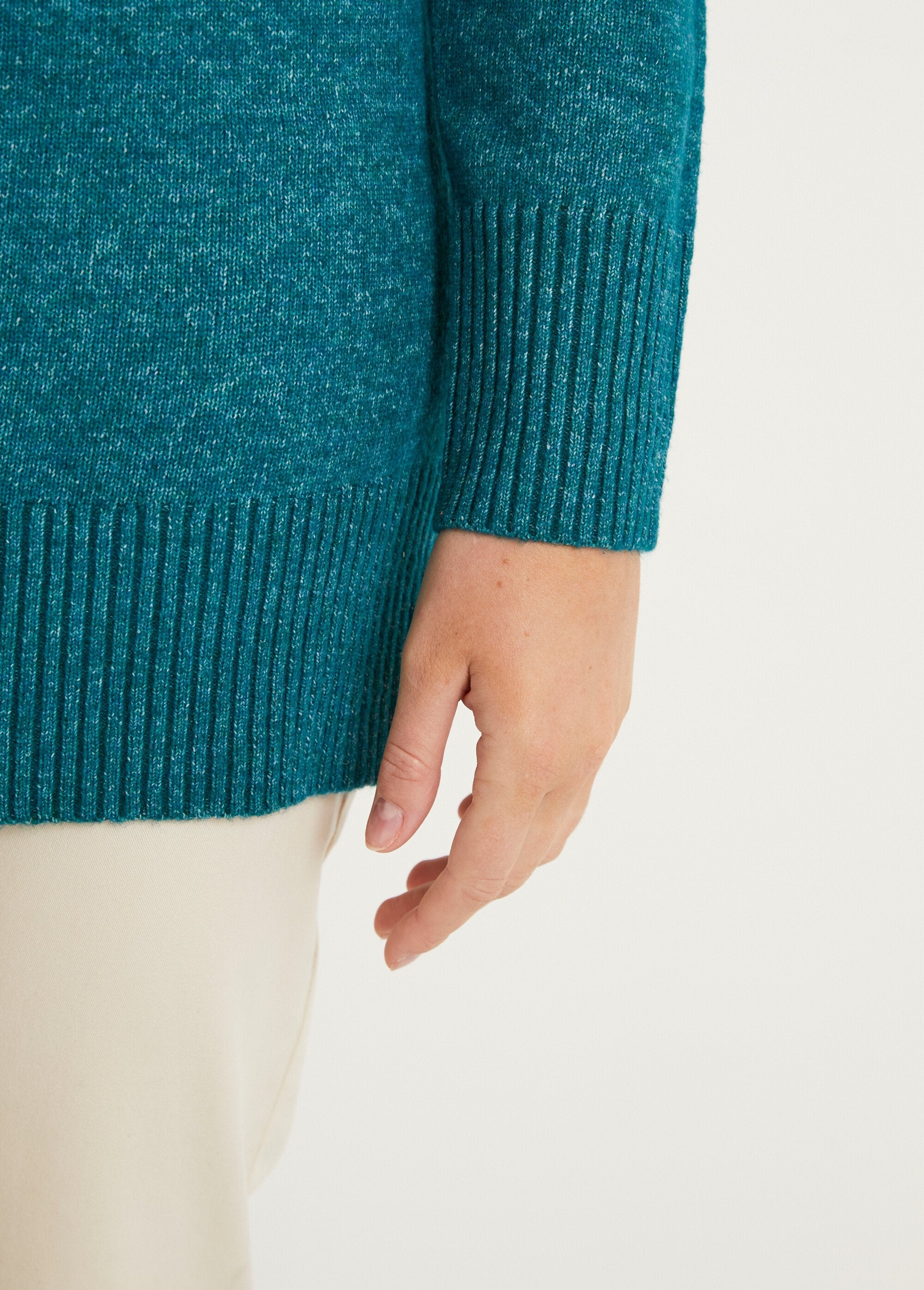 Jersey_túnica_largo_de_lana_jaspeada_con_cuello_en_V_Pato_DE4_slim