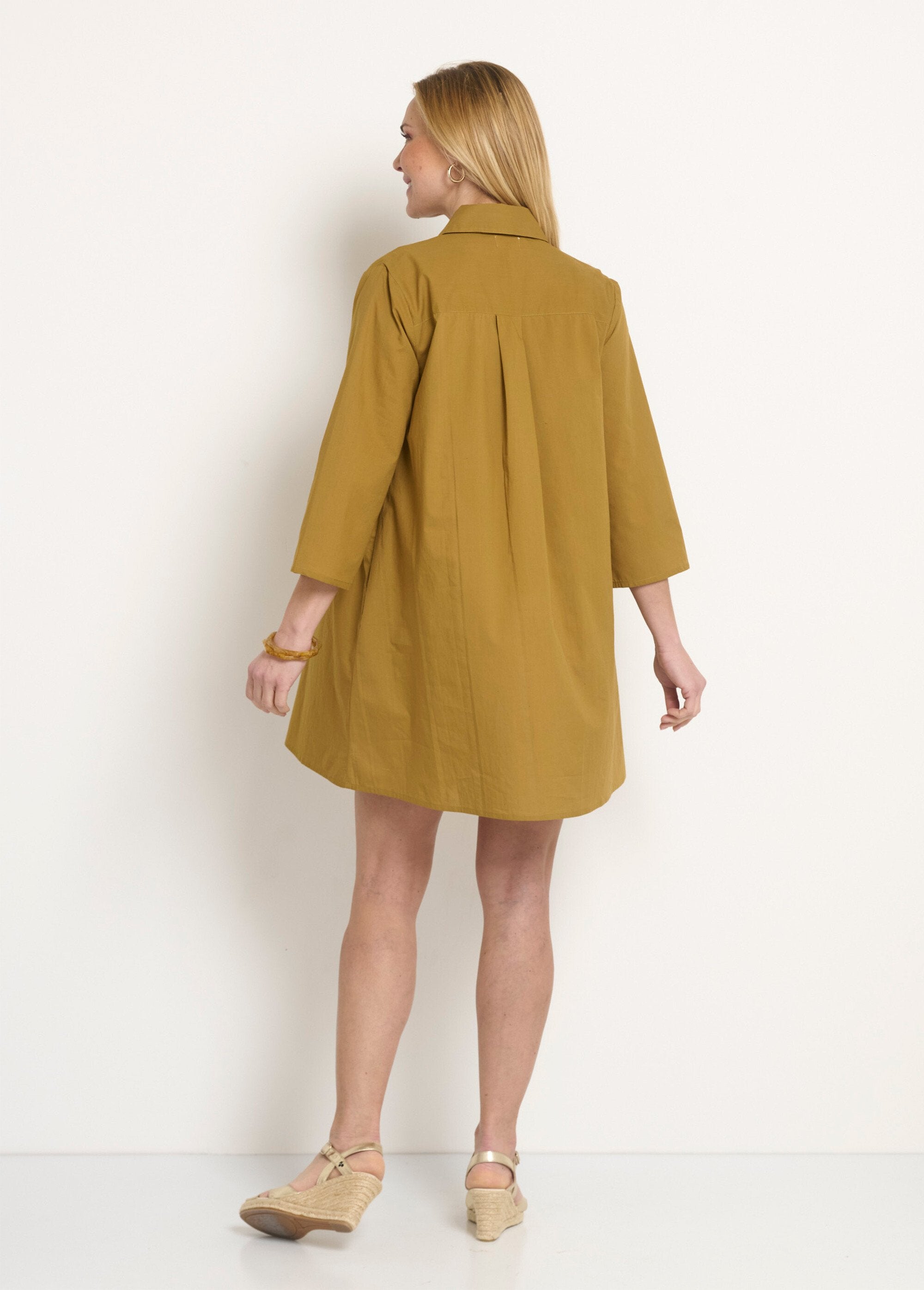 Vestido_cubrebocas_con_mangas_3/4_y_bordados_de_colores._Avellana_DO1_slim