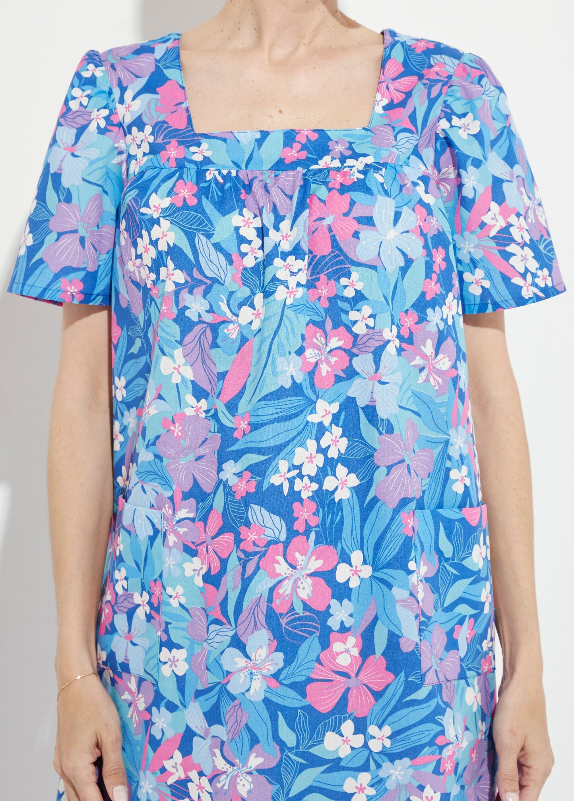 Vestido_corto_delantal_con_manga_corta._Azul_DE1_slim