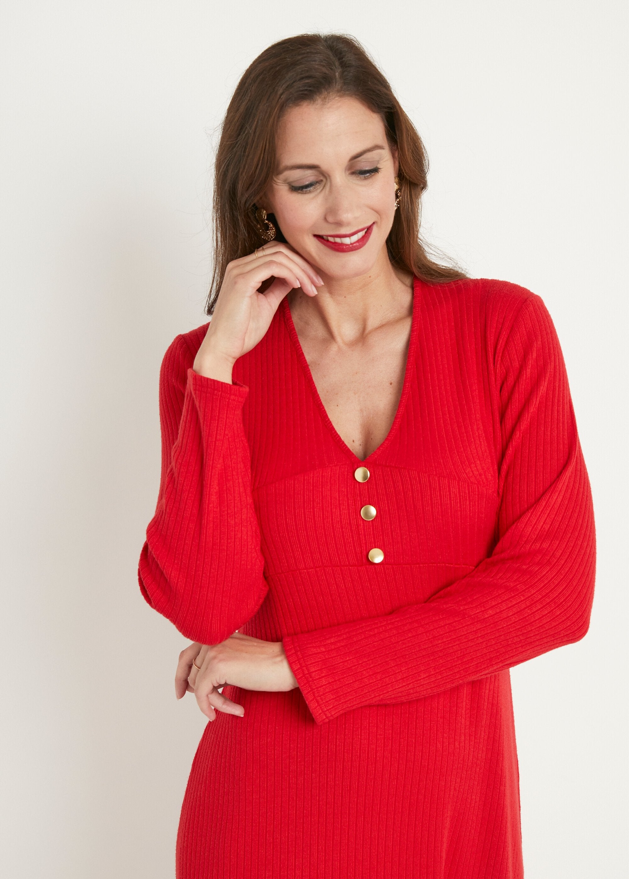 Vestido_corto_liso_de_punto_de_canalé_con_cuello_en_V_Rojo_DE1_slim