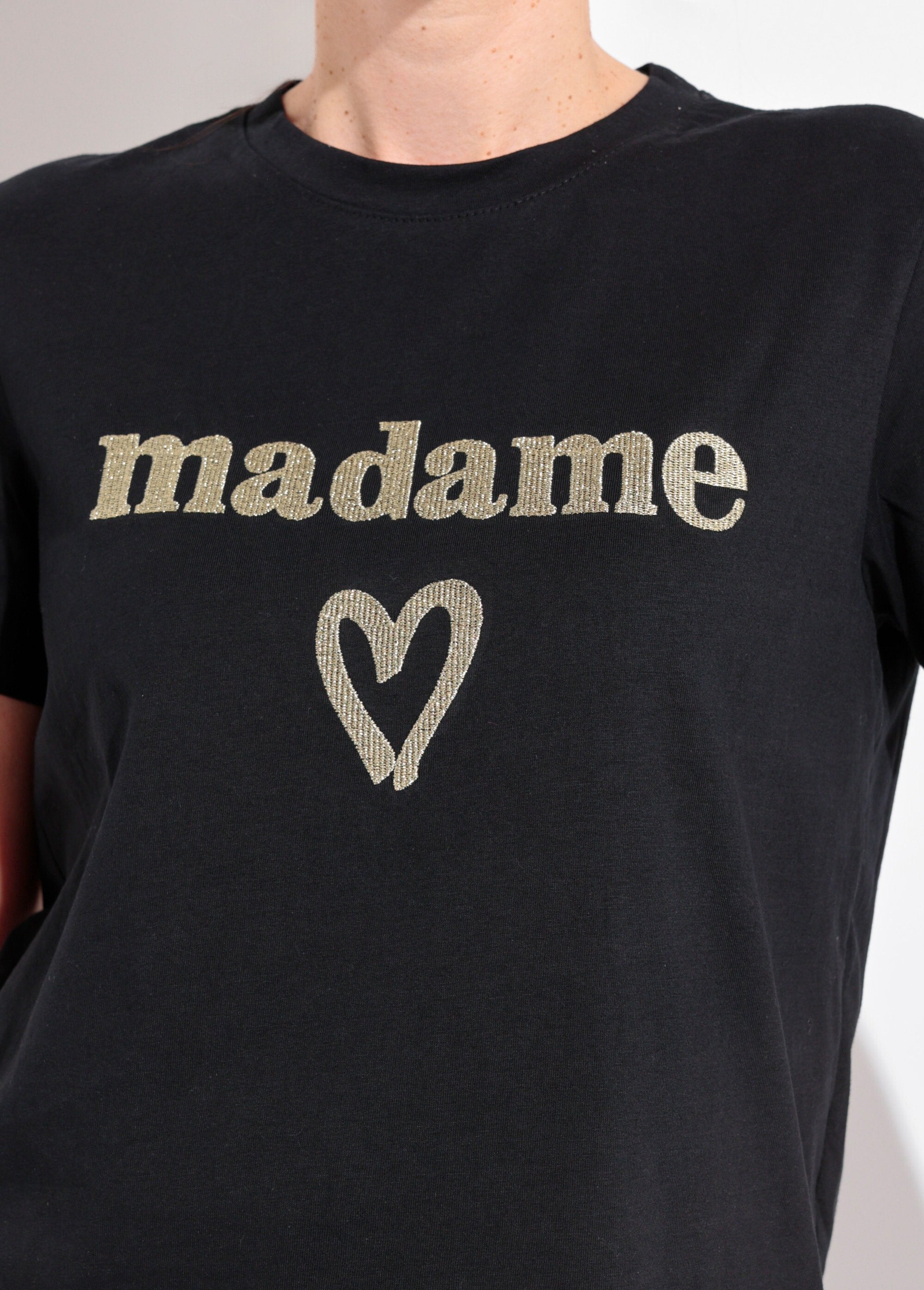 Camiseta_de_cuello_redondo_con_bordado_metalizado_Madame_Negro_DE1_slim