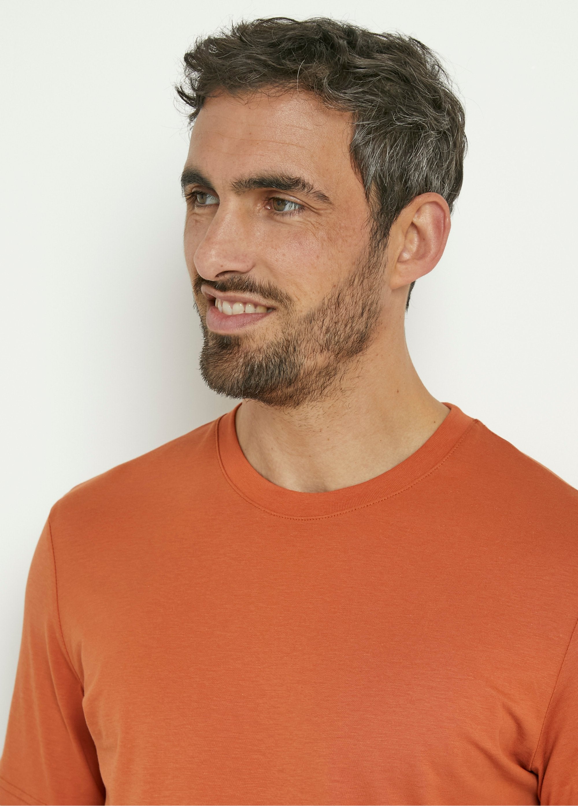Camiseta_de_algodón_de_manga_corta_con_cuello_redondo_naranja_DE1_slim