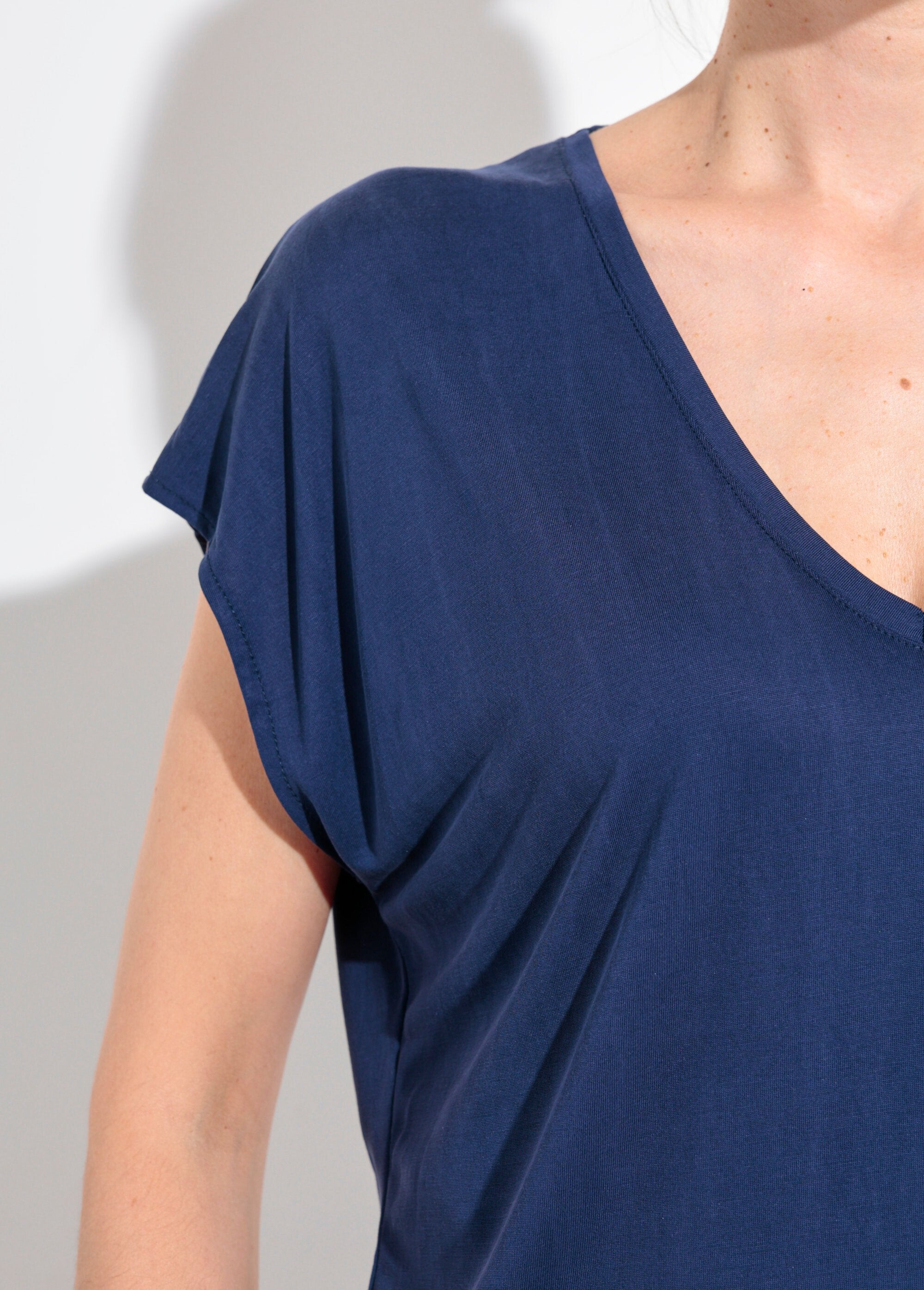 Camiseta_holgada_de_manga_corta_Marina_DE2_slim