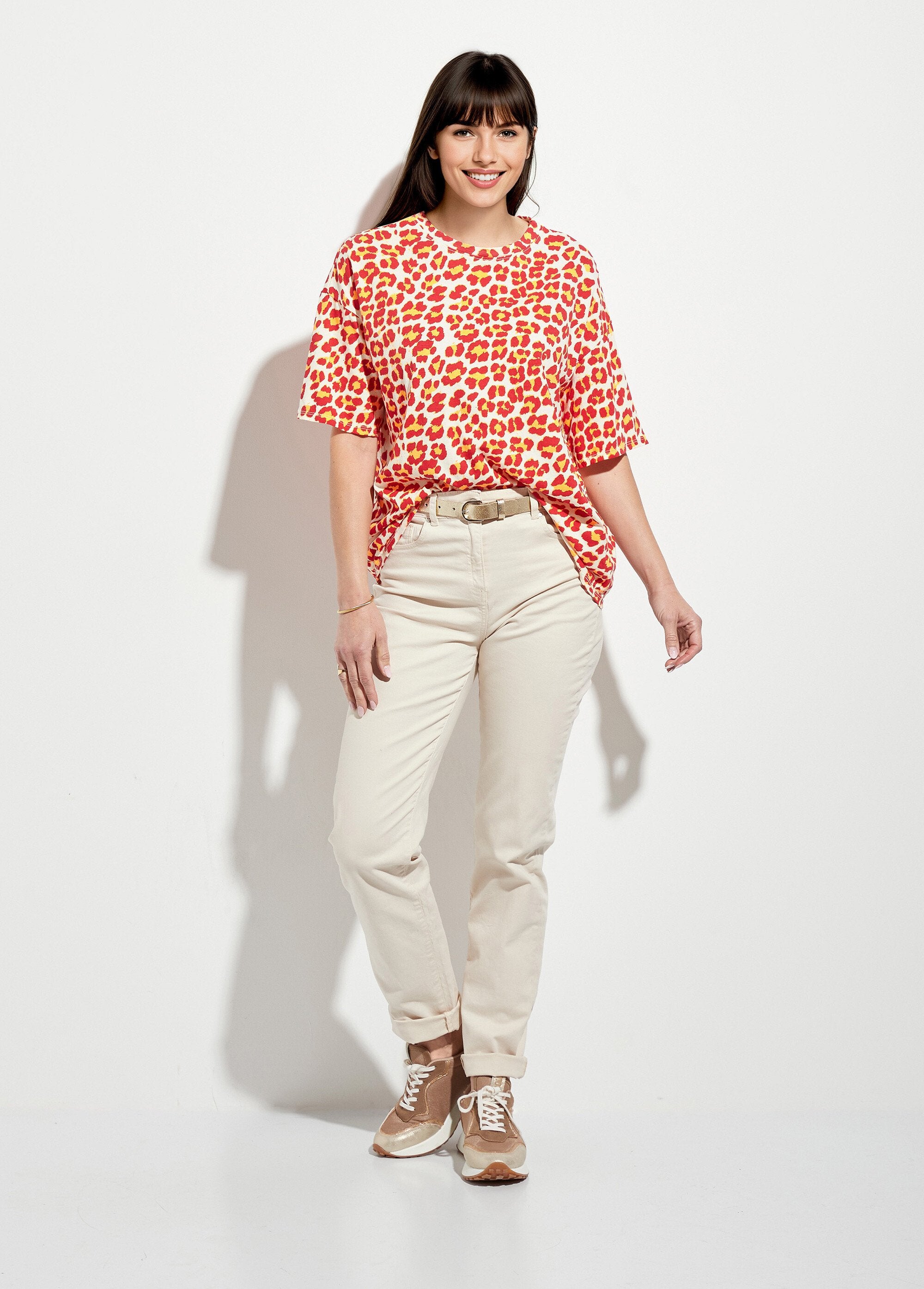 Camiseta_de_manga_corta_con_estampado_de_leopardo_neón_Rojo_y_naranja_SF1_slim