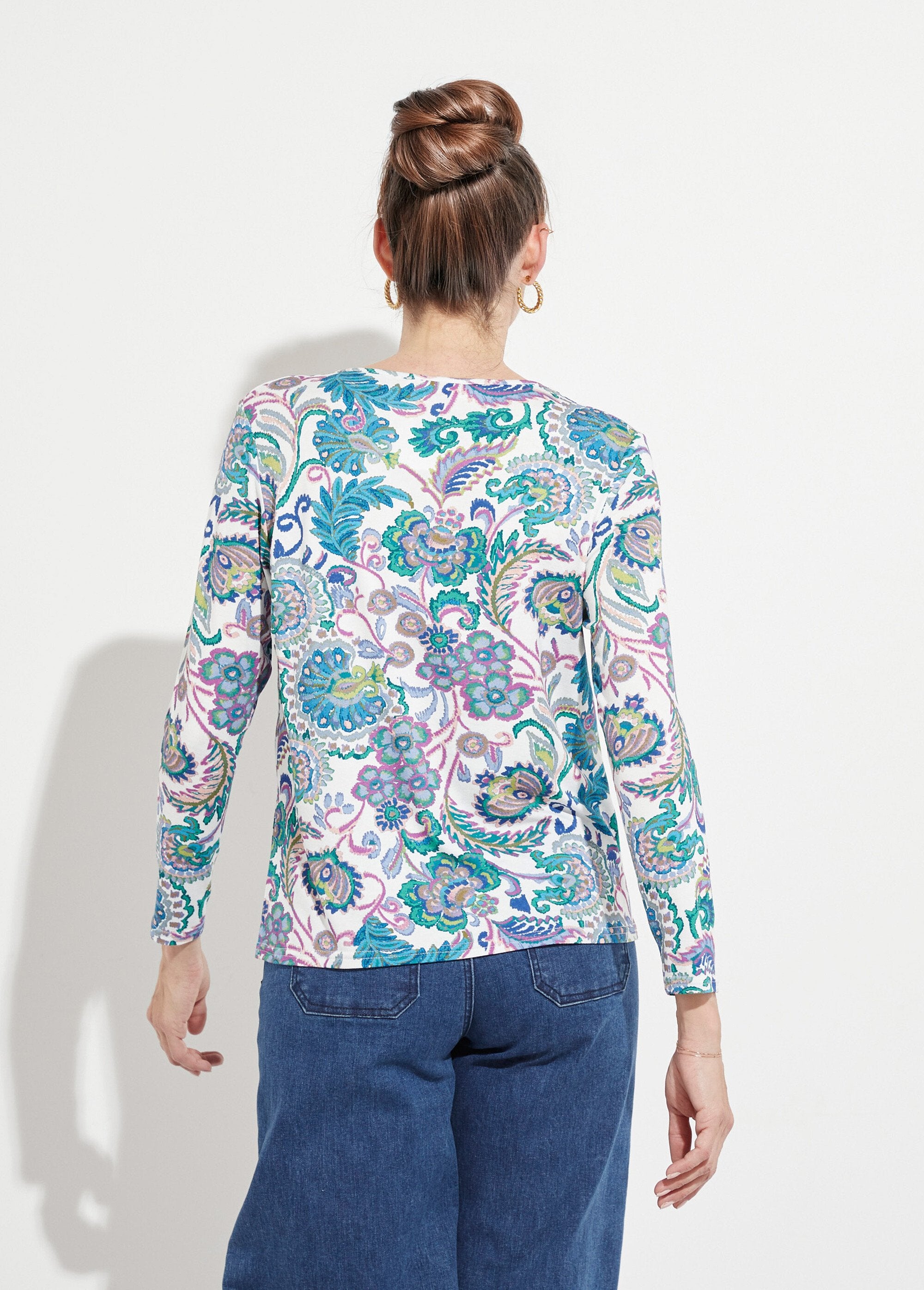 Camiseta_de_manga_larga_con_estampado_pastel_fondo_crudo_DO1_slim