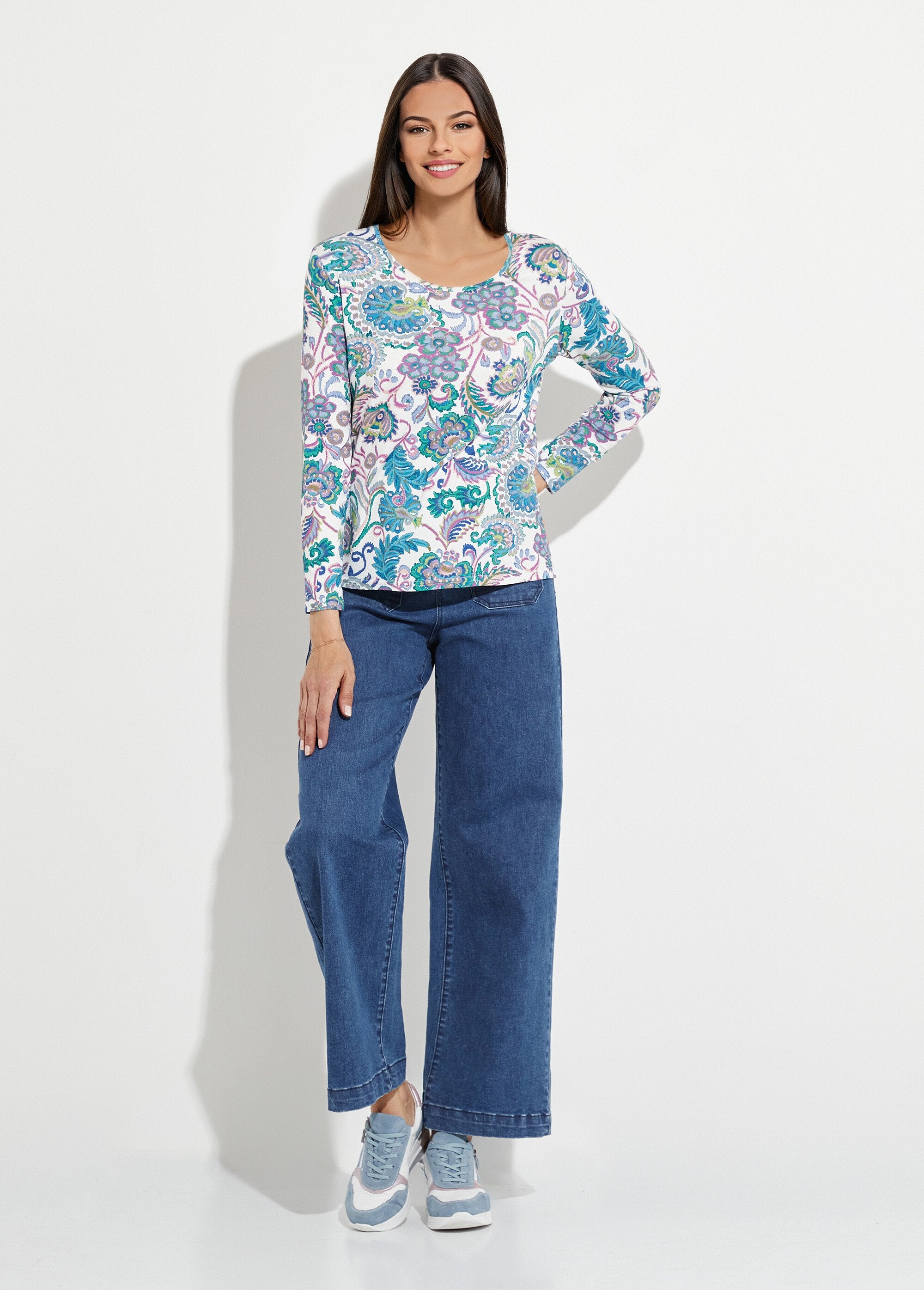 Camiseta_de_manga_larga_con_estampado_pastel_fondo_crudo_SF1_slim