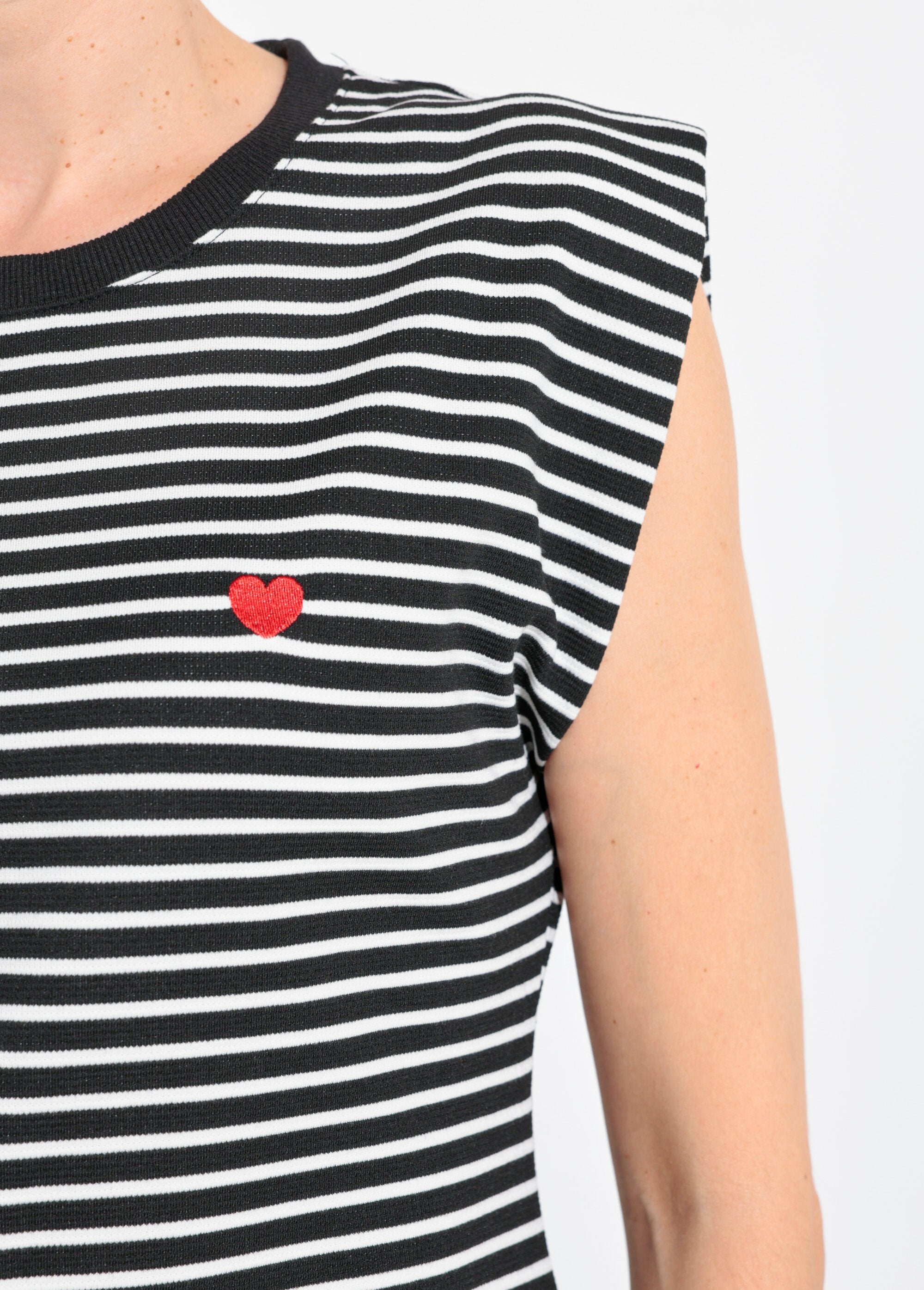 Camiseta_de_rayas_en_relieve_con_mangas_kimono_Raya_blanca_y_negra_DE2_slim