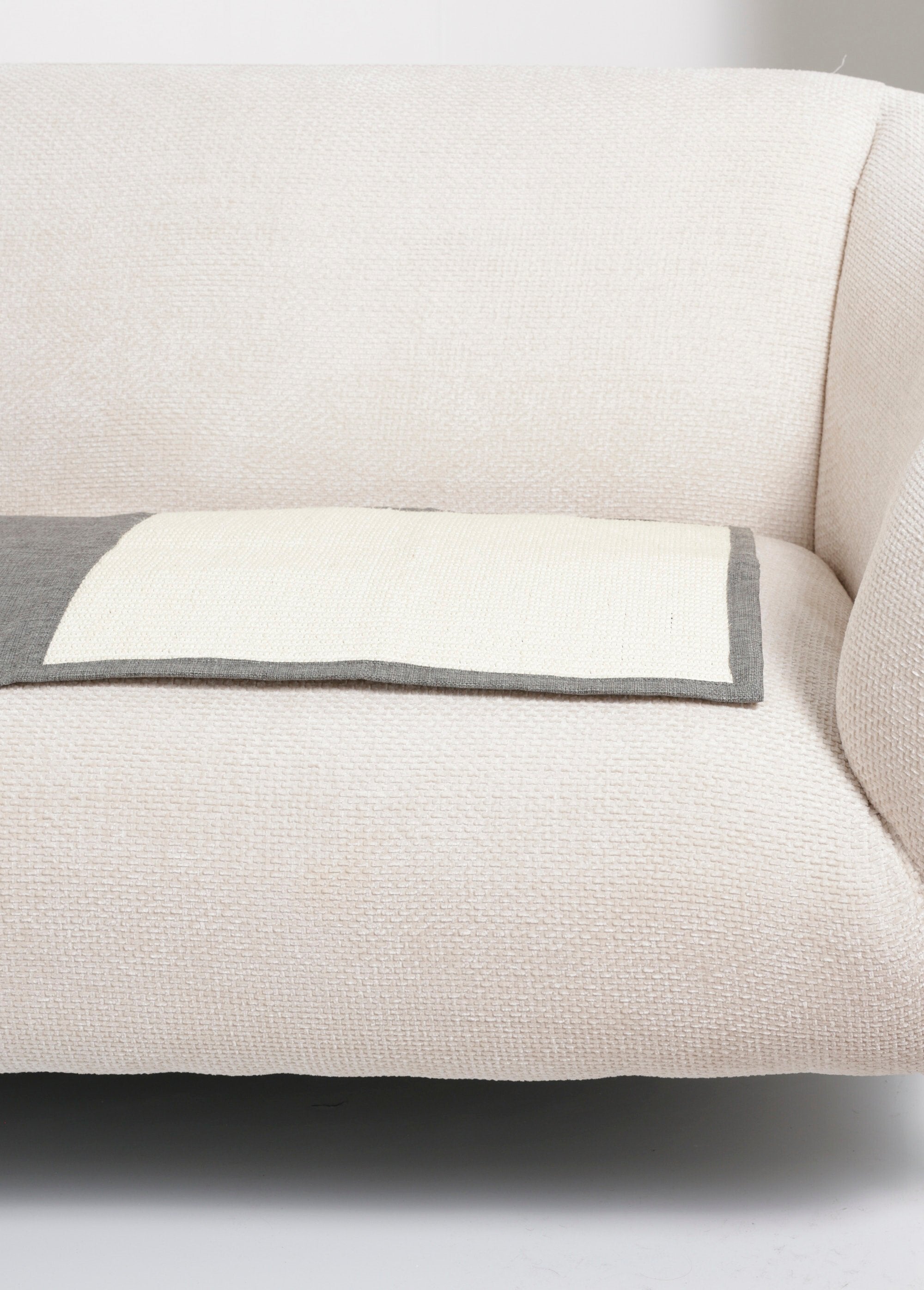 Alfombrilla_rascadora_portátil_para_sofá_Gris_DE3_slim