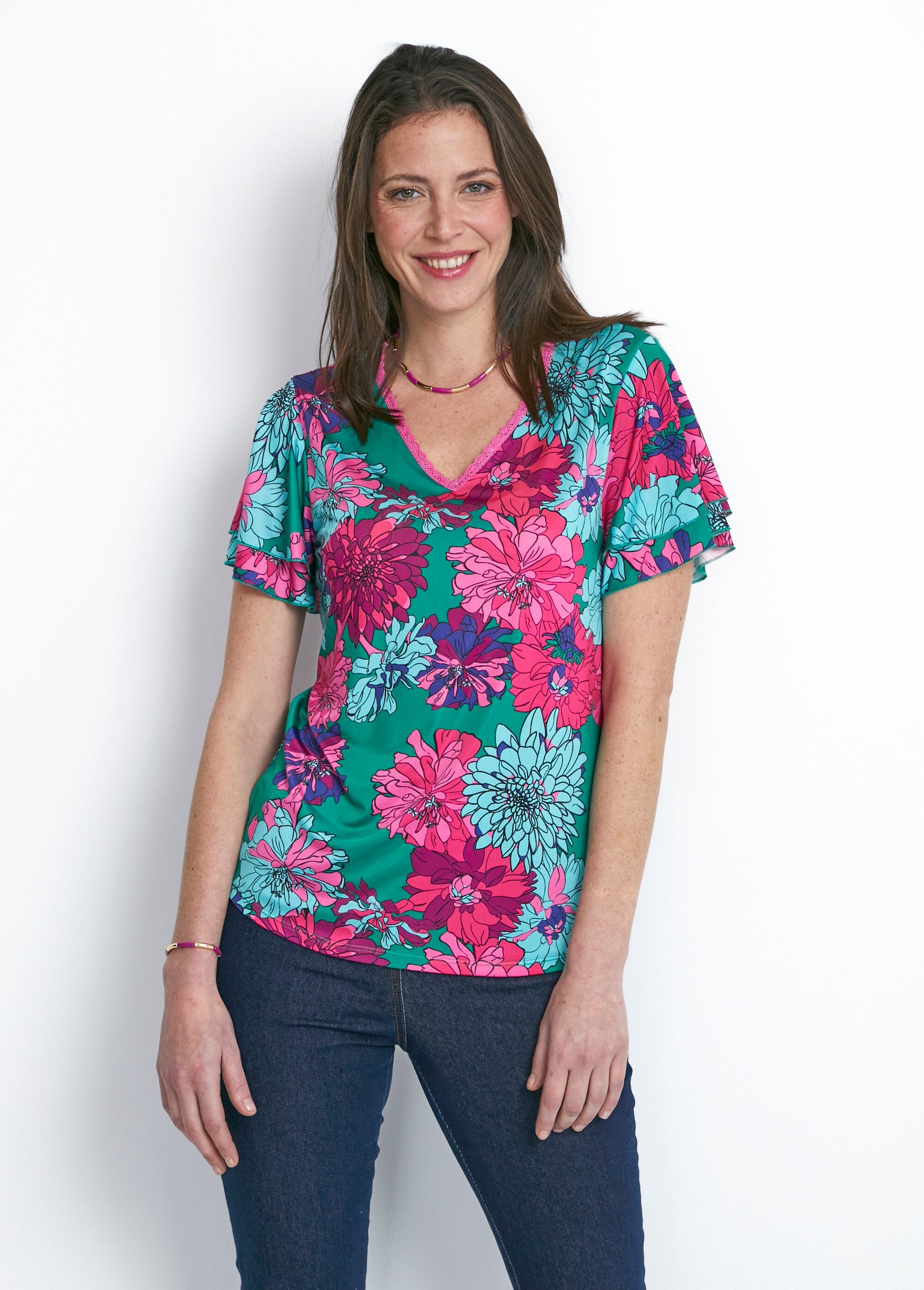 Camiseta_de_manga_corta_con_volantes_Verde_y_fucsia_FA1_slim