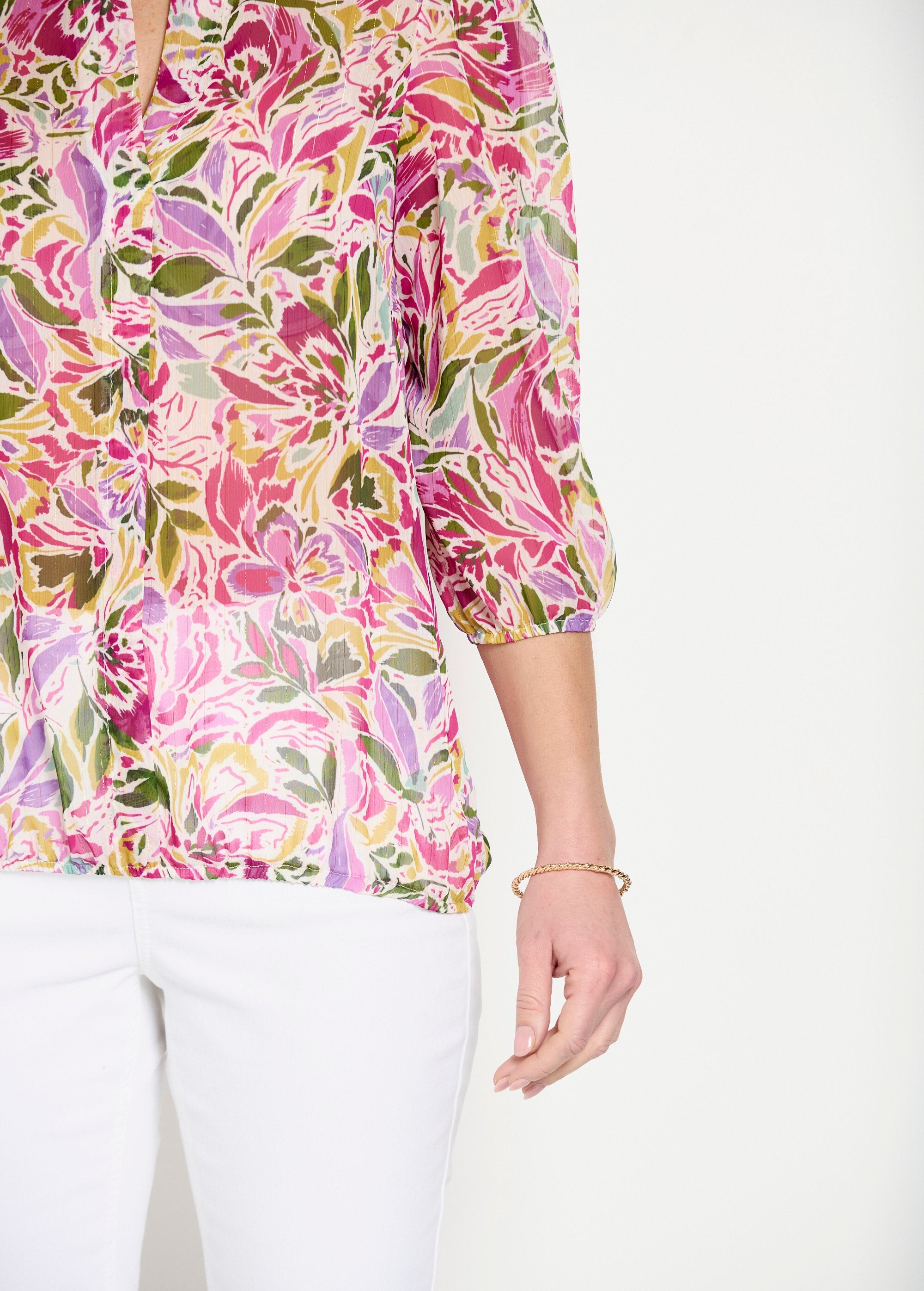 Túnica_larga_con_escote_en_pico_y_voile_floral_brillante._Multicolor_DE2_slim