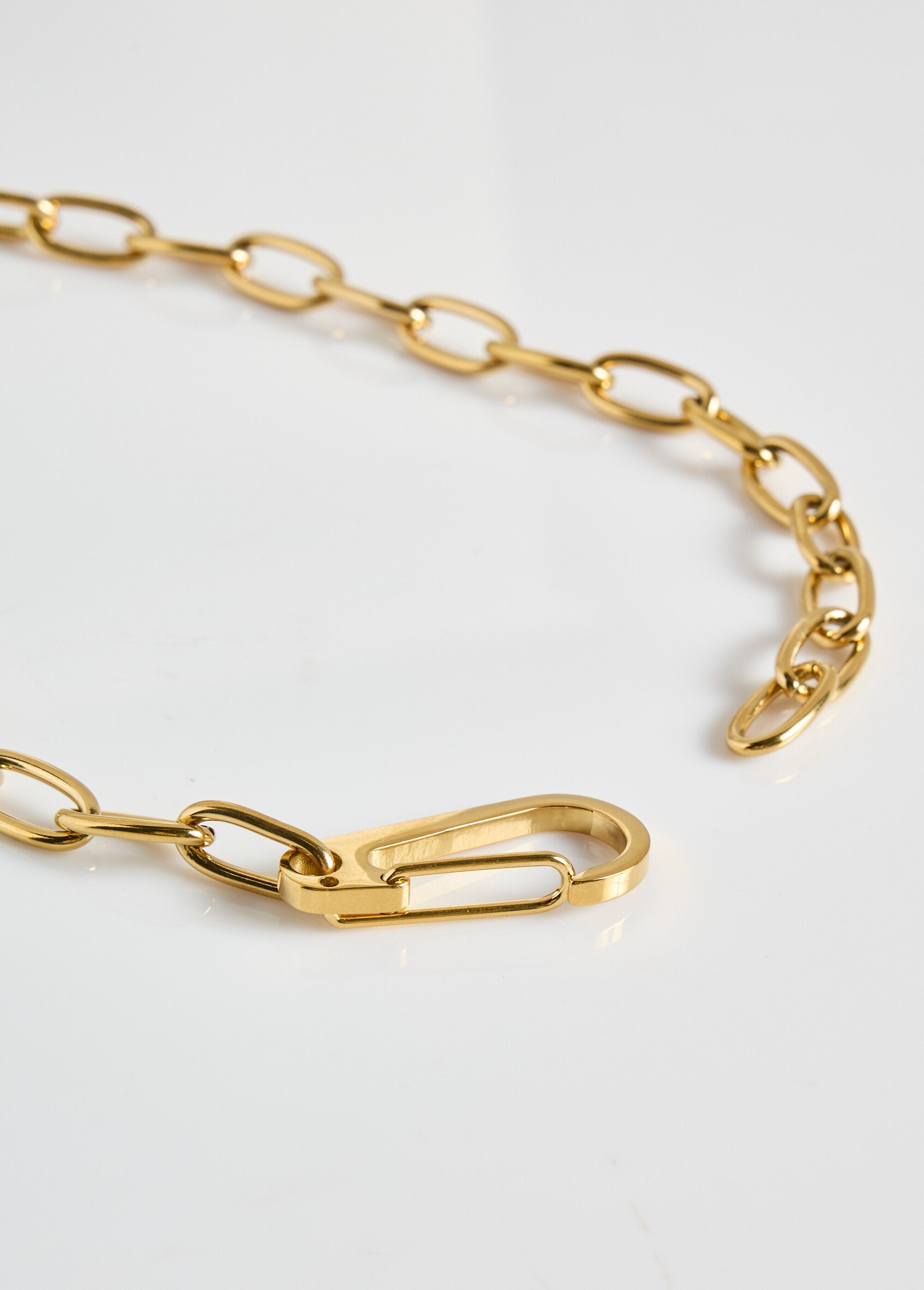 Pulsera_de_cadena_de_eslabones_de_acero_inoxidable_con_mosquetón_Dorado_DE2_slim