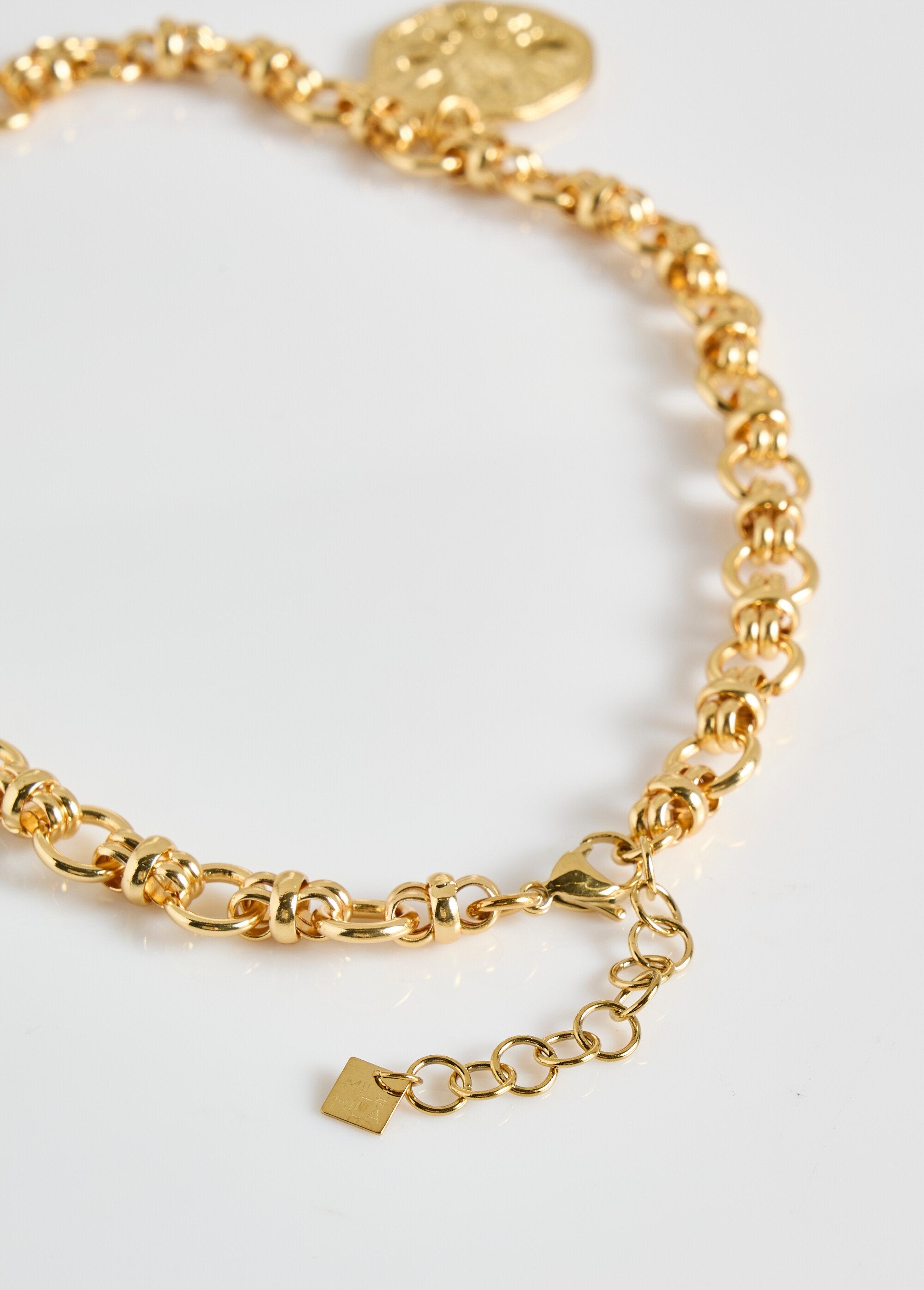 Collar_de_eslabones_alternados_de_acero_inoxidable_+_medallones_Dorado_DE2_slim
