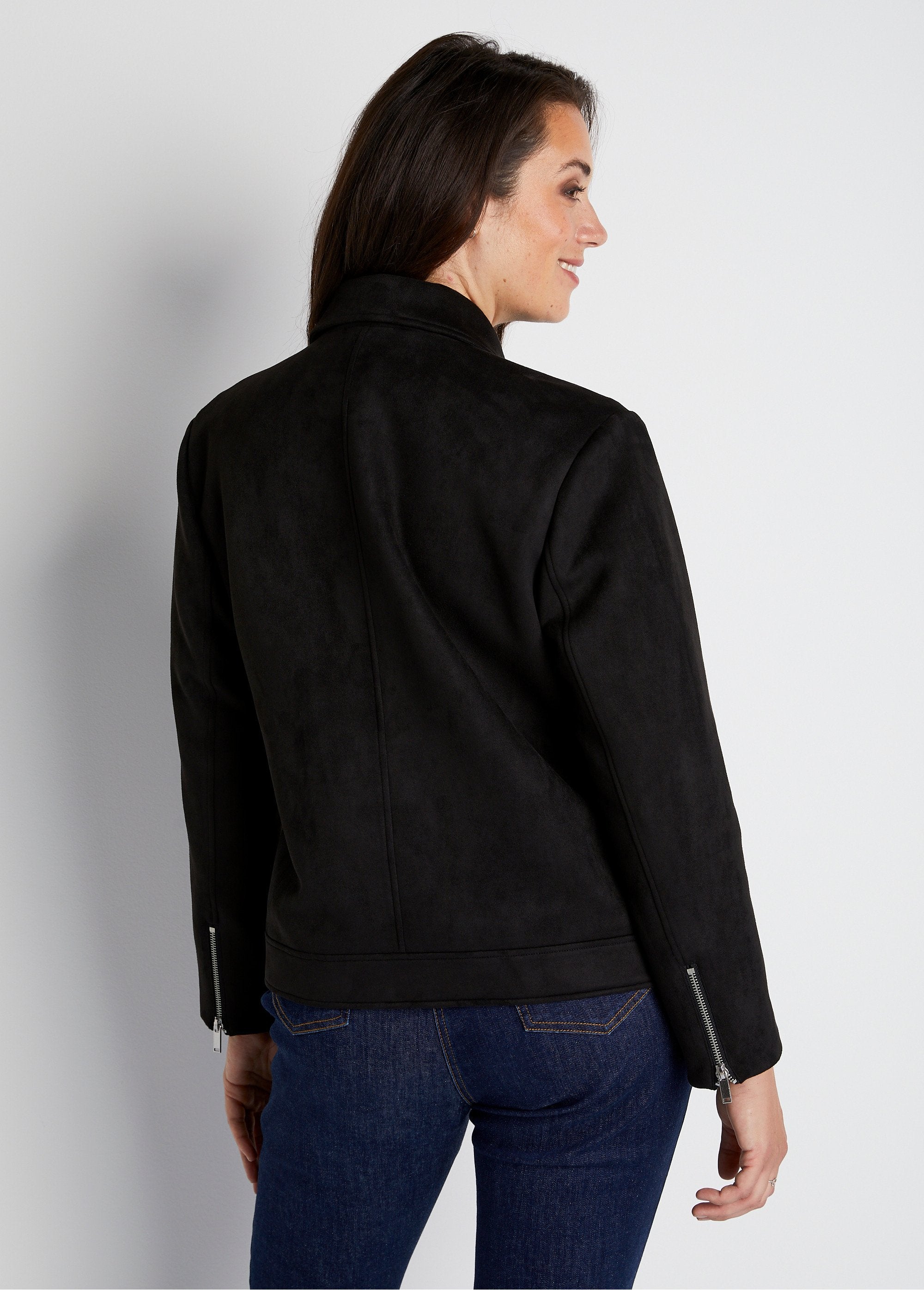 Chaqueta_corta_con_cremallera_en_tejido_de_ante_Negro_DO1_curvy