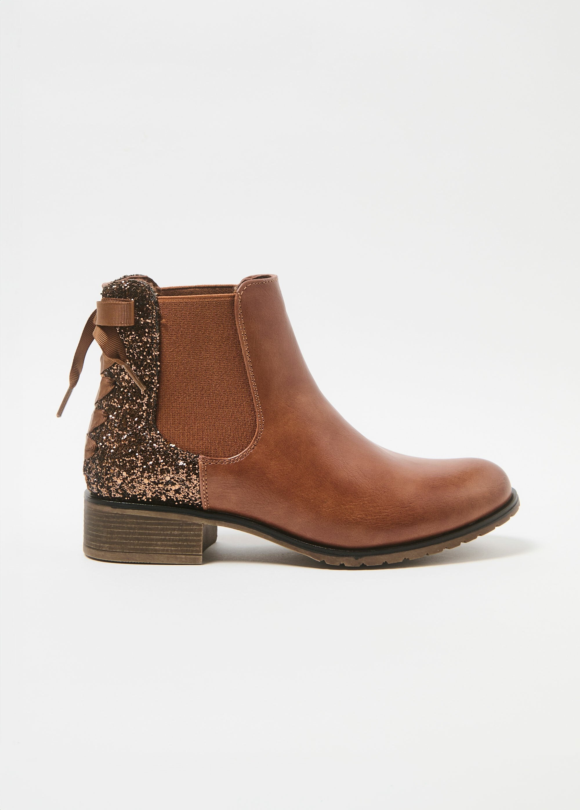 Botines_Chelsea_con_tacón_y_lazo_de_lentejuelas_camello_DR1_slim