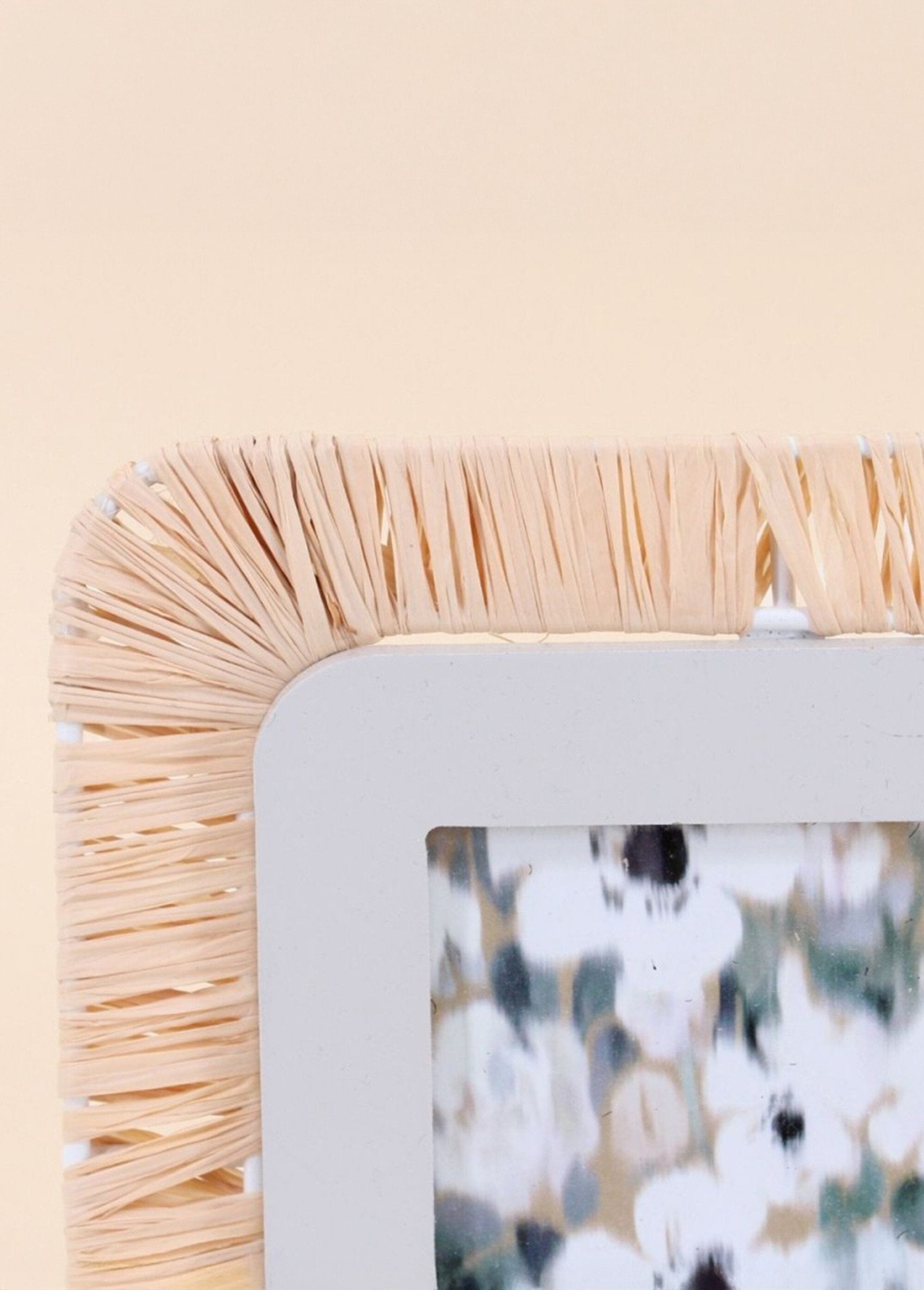 Marco_de_fotos_cuadrado_con_decoración_de_rafia_Natural_DE2_slim