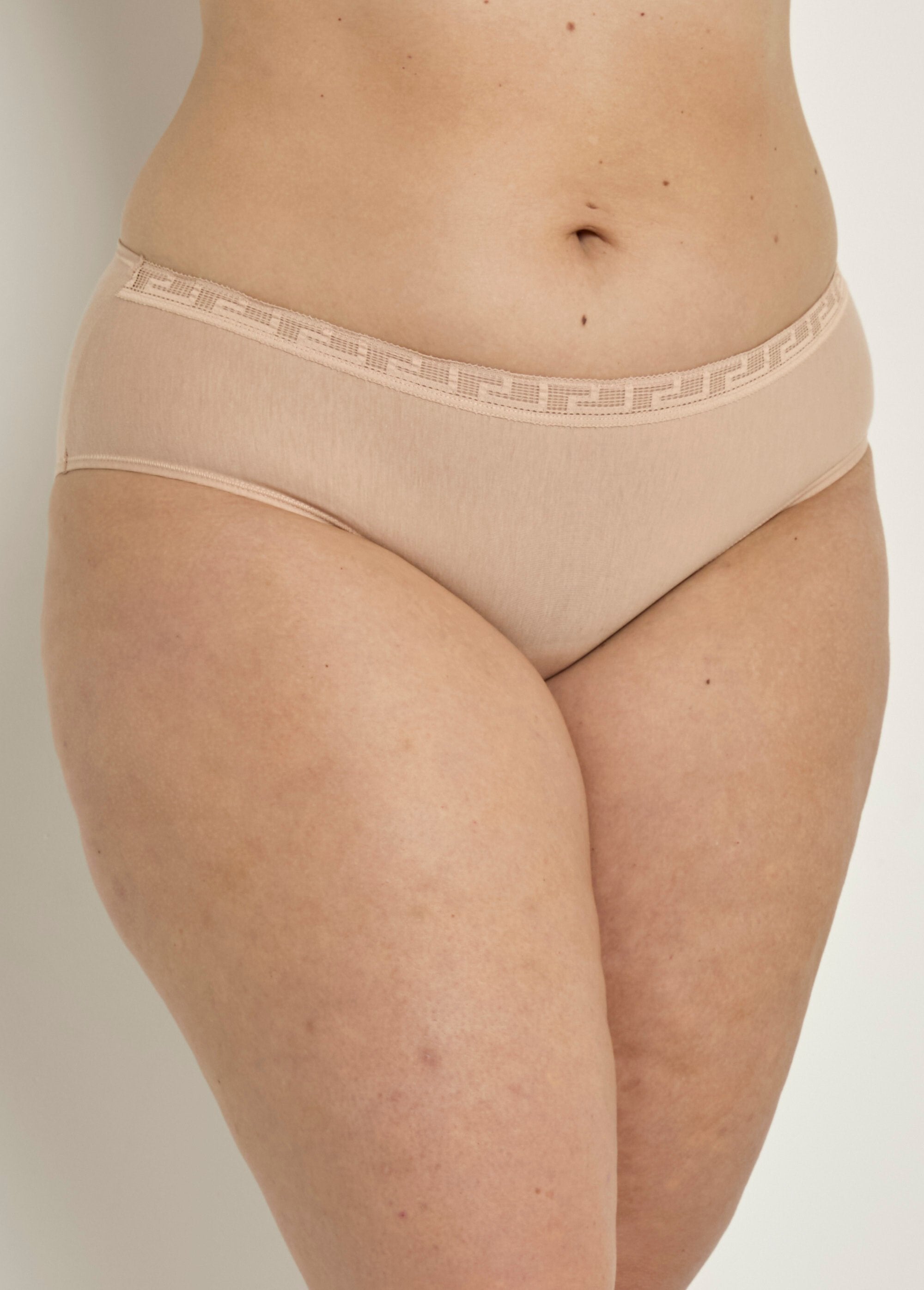 ®_Chantelle_-_Short_efecto_segunda_piel_"EasyFeel_Desnudo_FA1_curvy