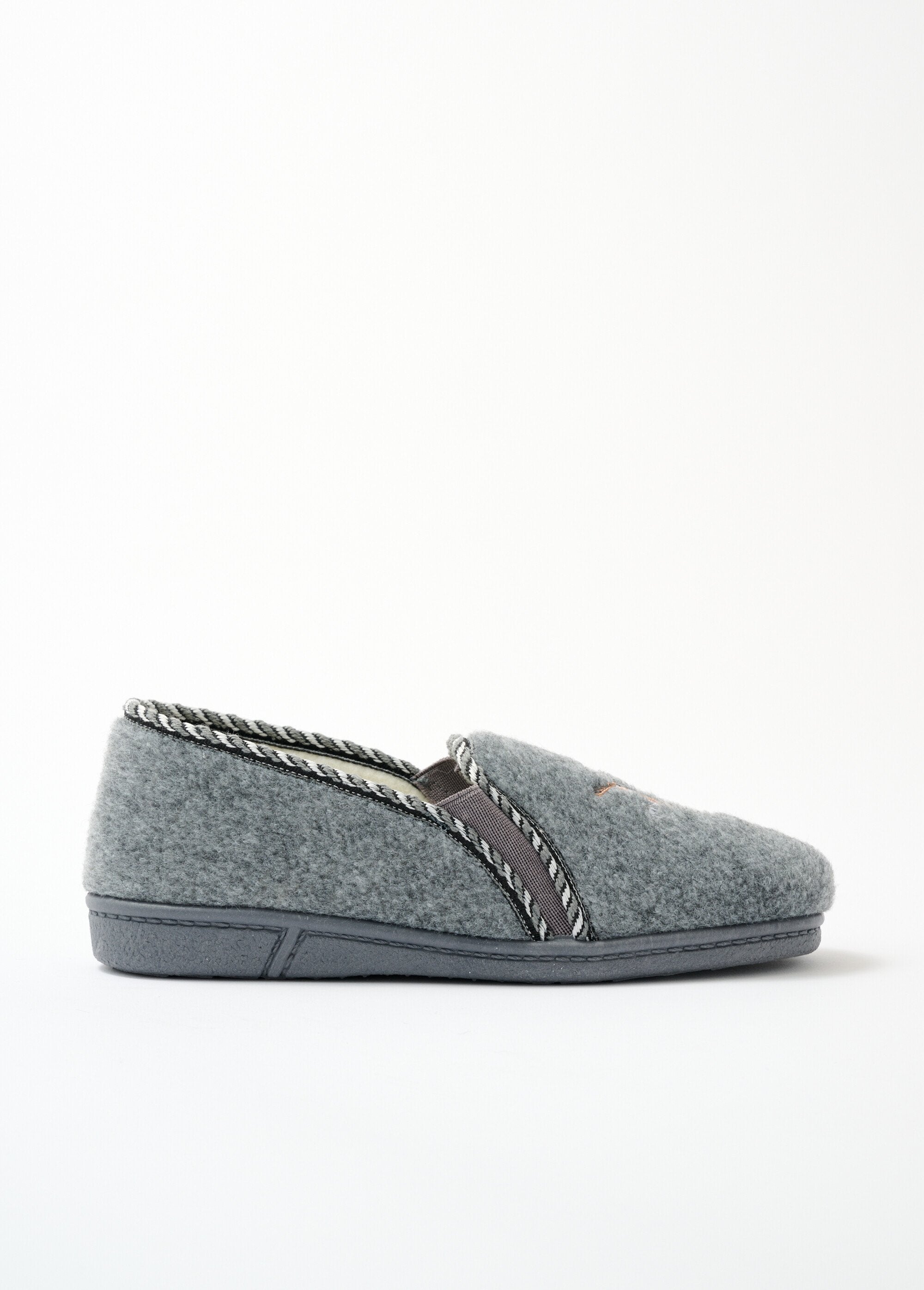 Zapatilla_mocasín_ancho_mixto_bordado_Gris_DR1_slim