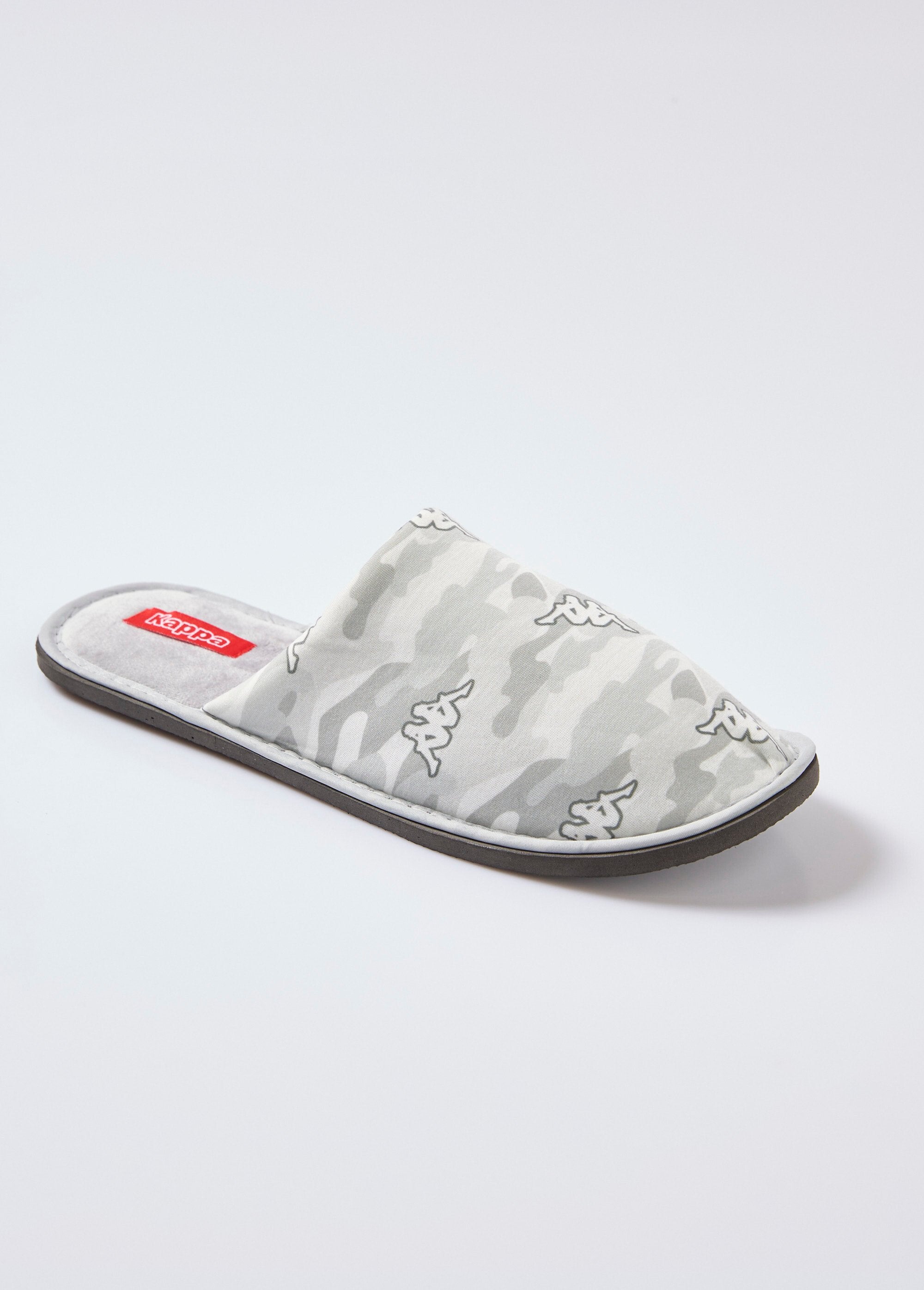 Zapatillas_tipo_mule_con_estampado_de_camuflaje_Impresión_gris_FA1_slim