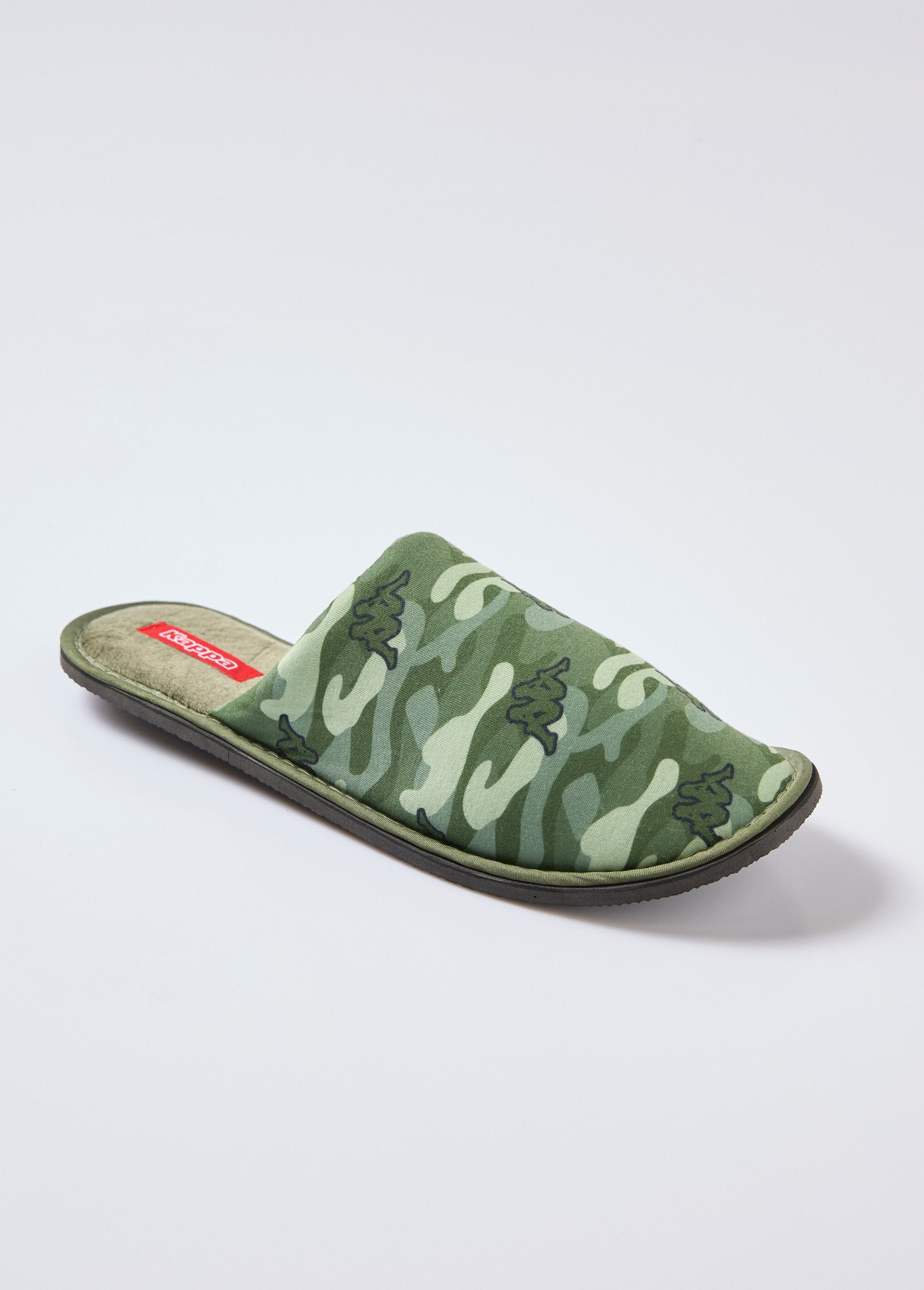 Zapatillas_tipo_mule_con_estampado_de_camuflaje_Estampado_verde_FA1_slim