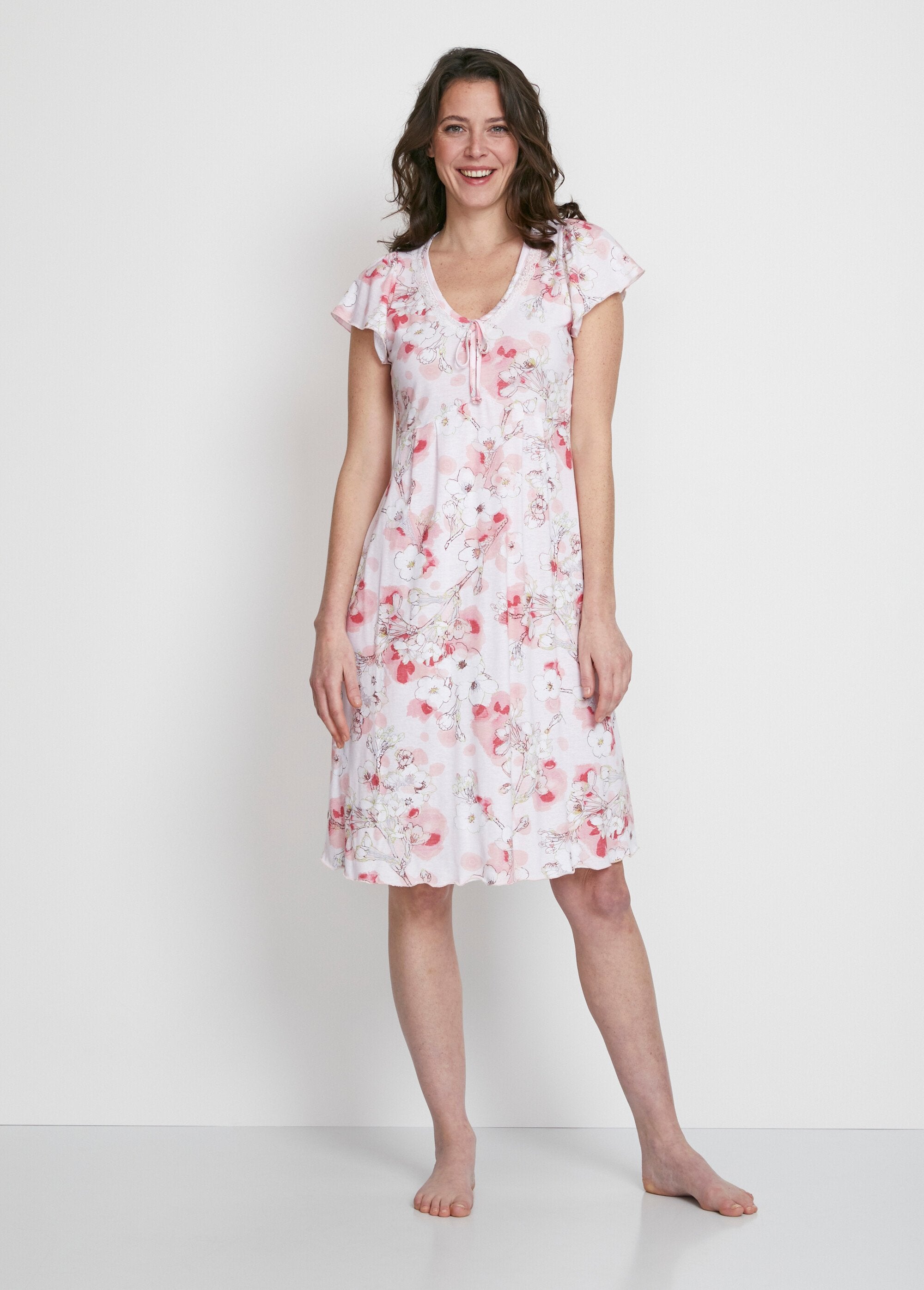 Camisón_midi_de_manga_corta_Estampado_rosa_FA1_slim