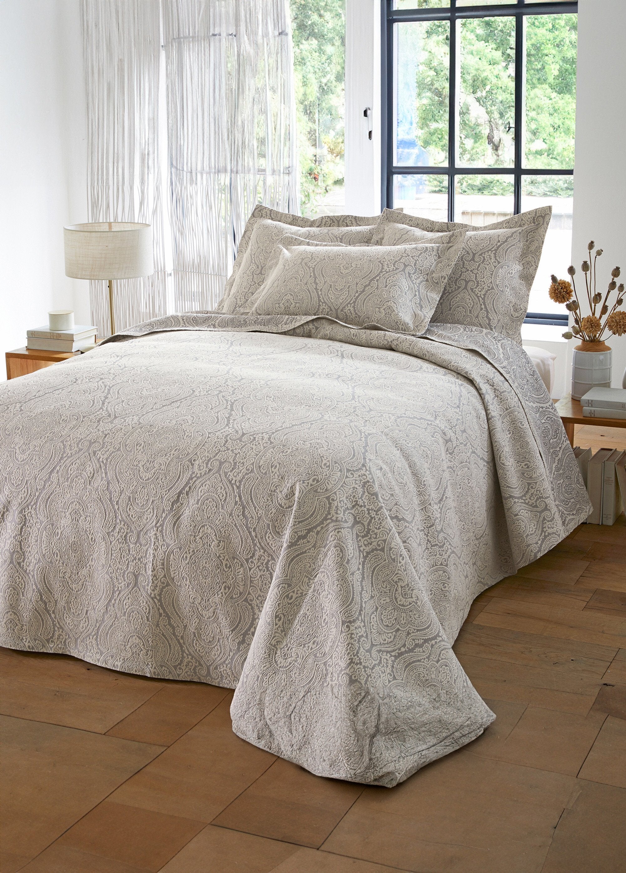 Funda_de_cama_de_jacquard_con_motivos_arabescos_Gris_FA1_slim