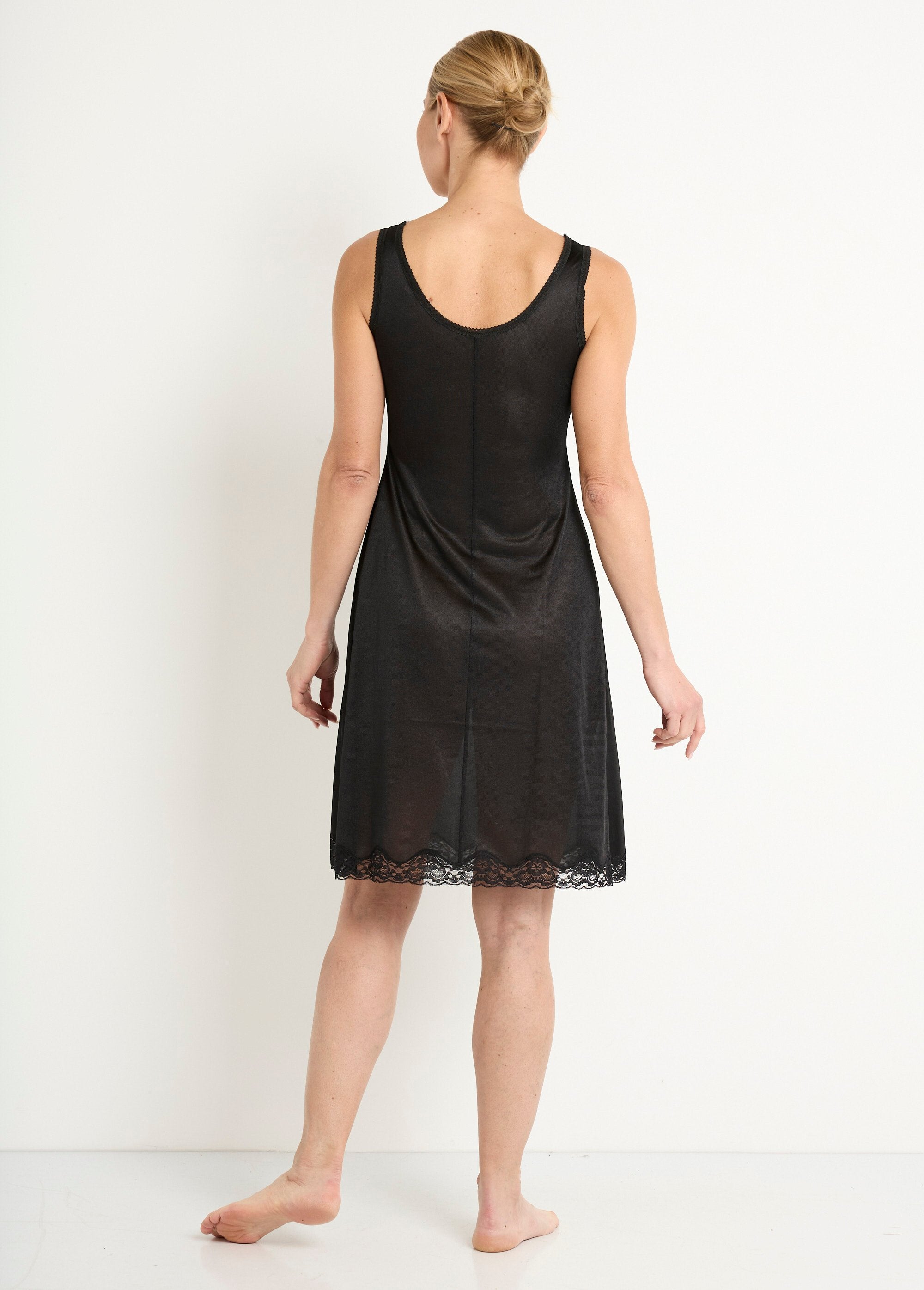 Vestido_lencero_antiestático_de_encaje_Calais_Negro_DO1_slim