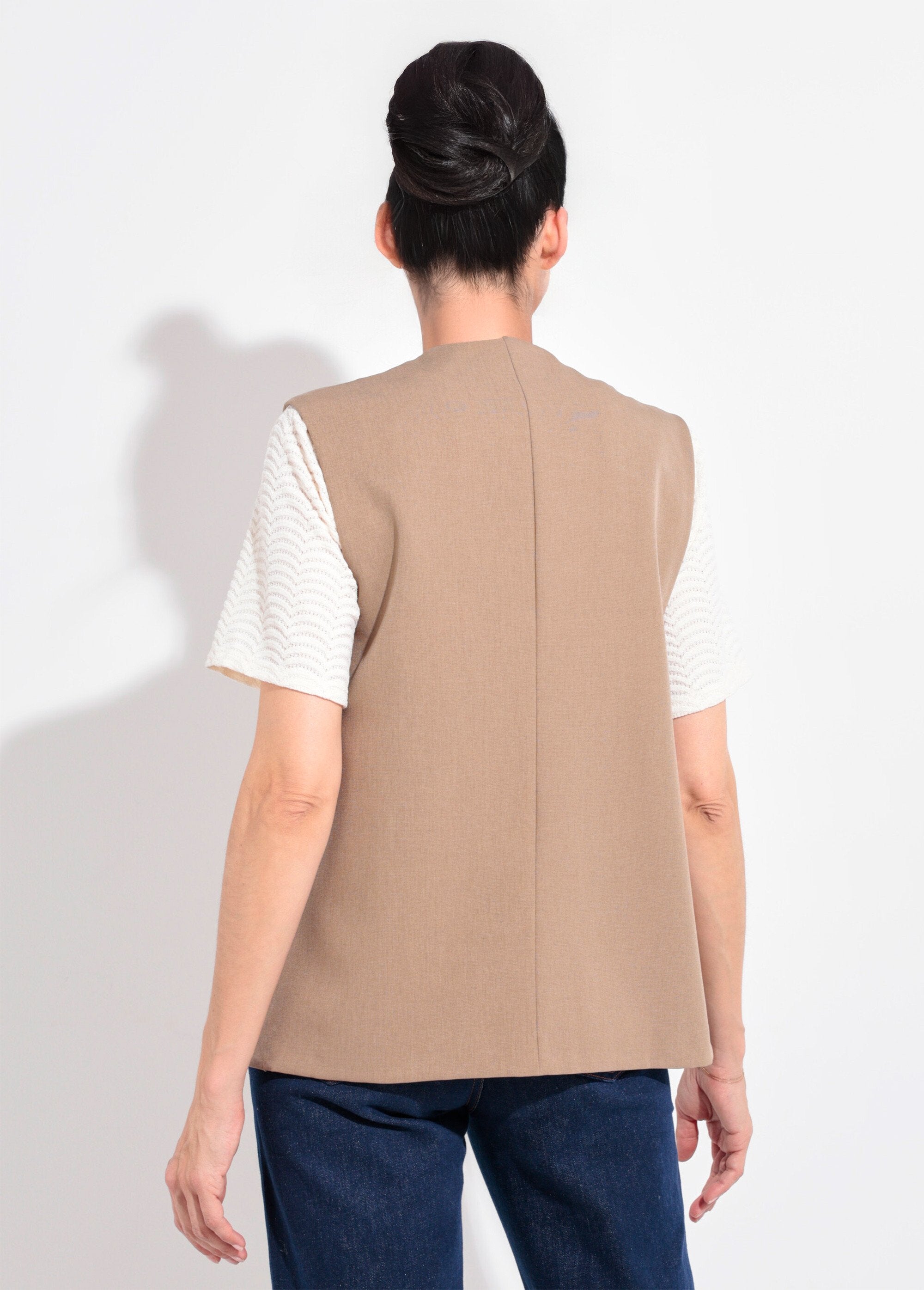 Chaleco_de_traje_sin_mangas_con_botones_laterales_Beige_DO1_slim