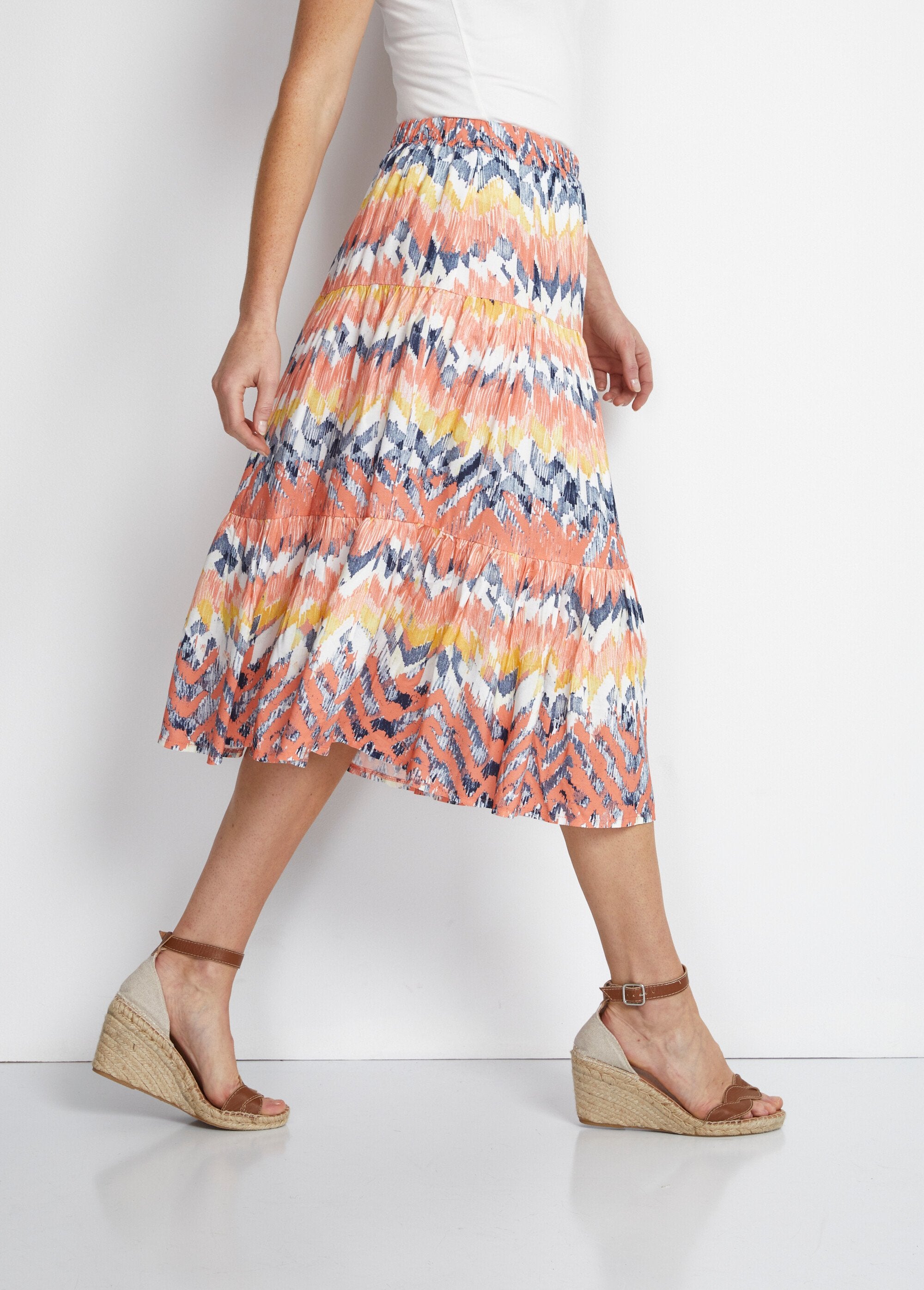 Falda_larga_estampada_con_volantes_diablillo_naranja_DR1_slim
