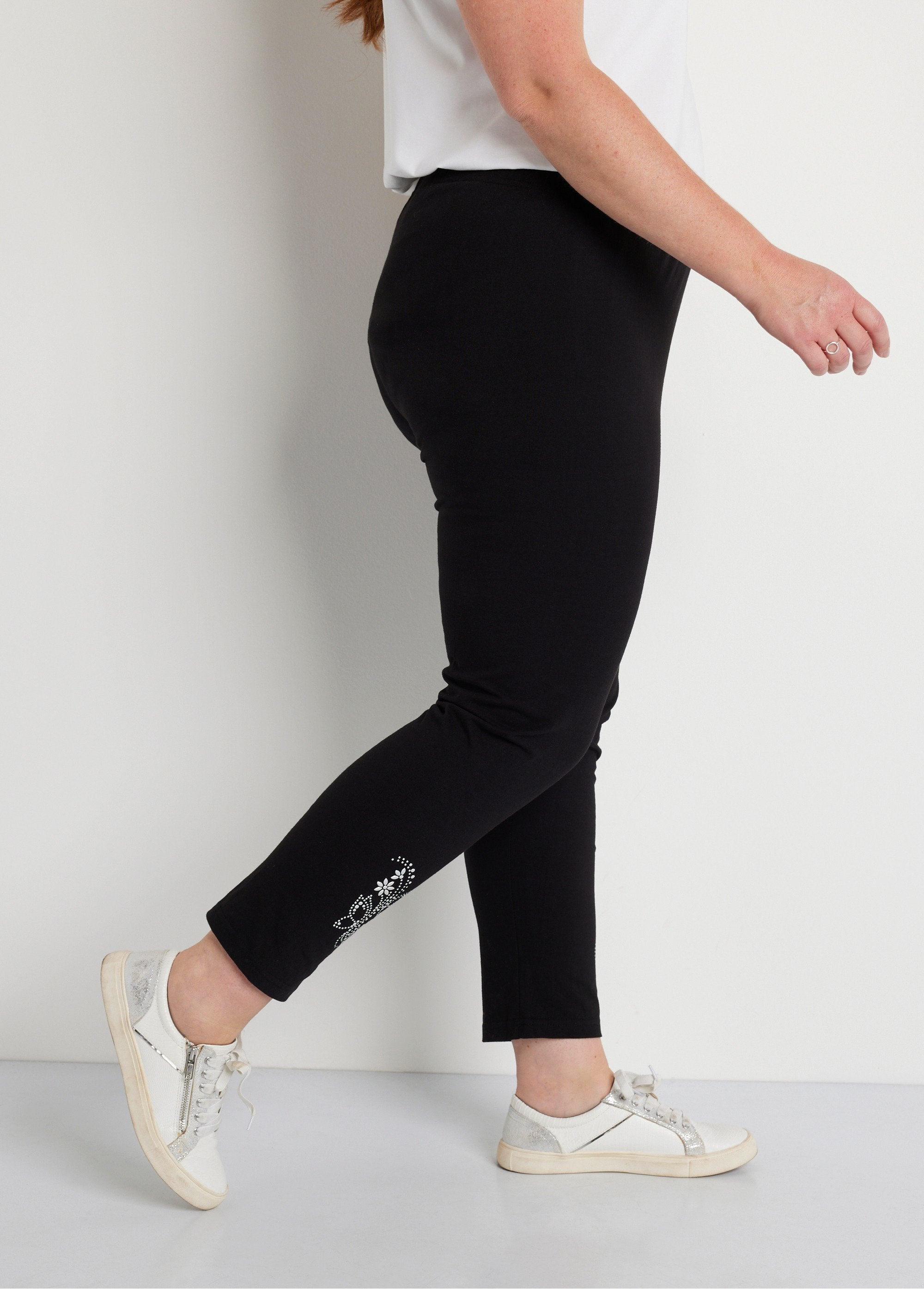 Legging_liso_corto_con_cinturilla_elástica_Negro_DR1_curvy